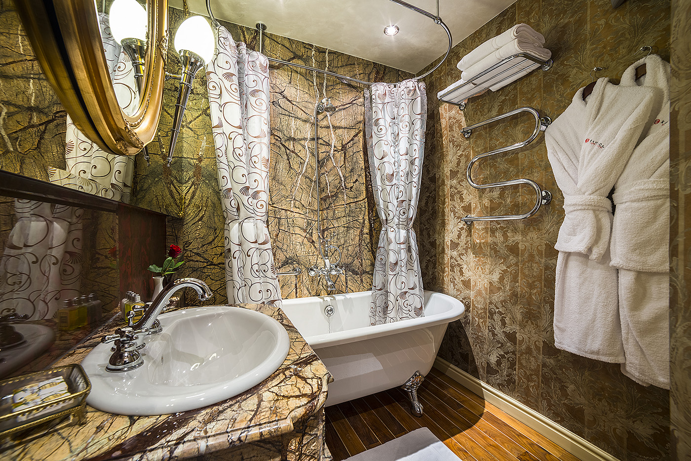 Double or Twin Deluxe One Bed