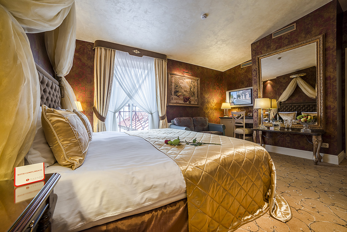 Double or Twin Deluxe One Bed