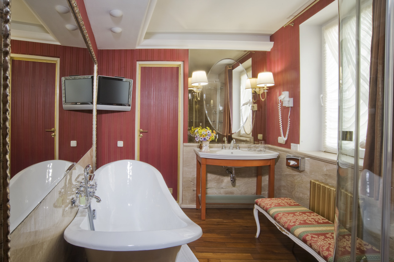 Junior Suite King Bed One Bedroom 