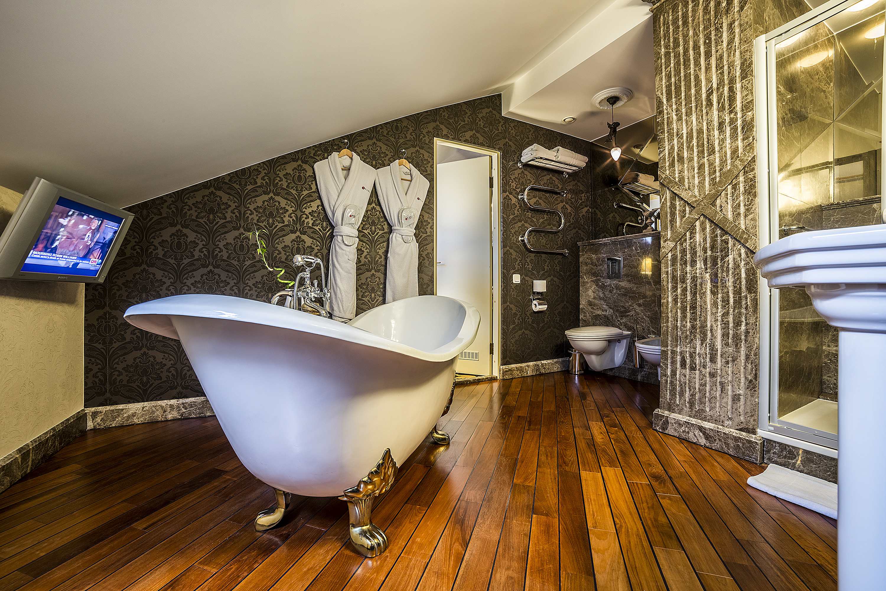 Junior Suite King Bed One Bedroom 