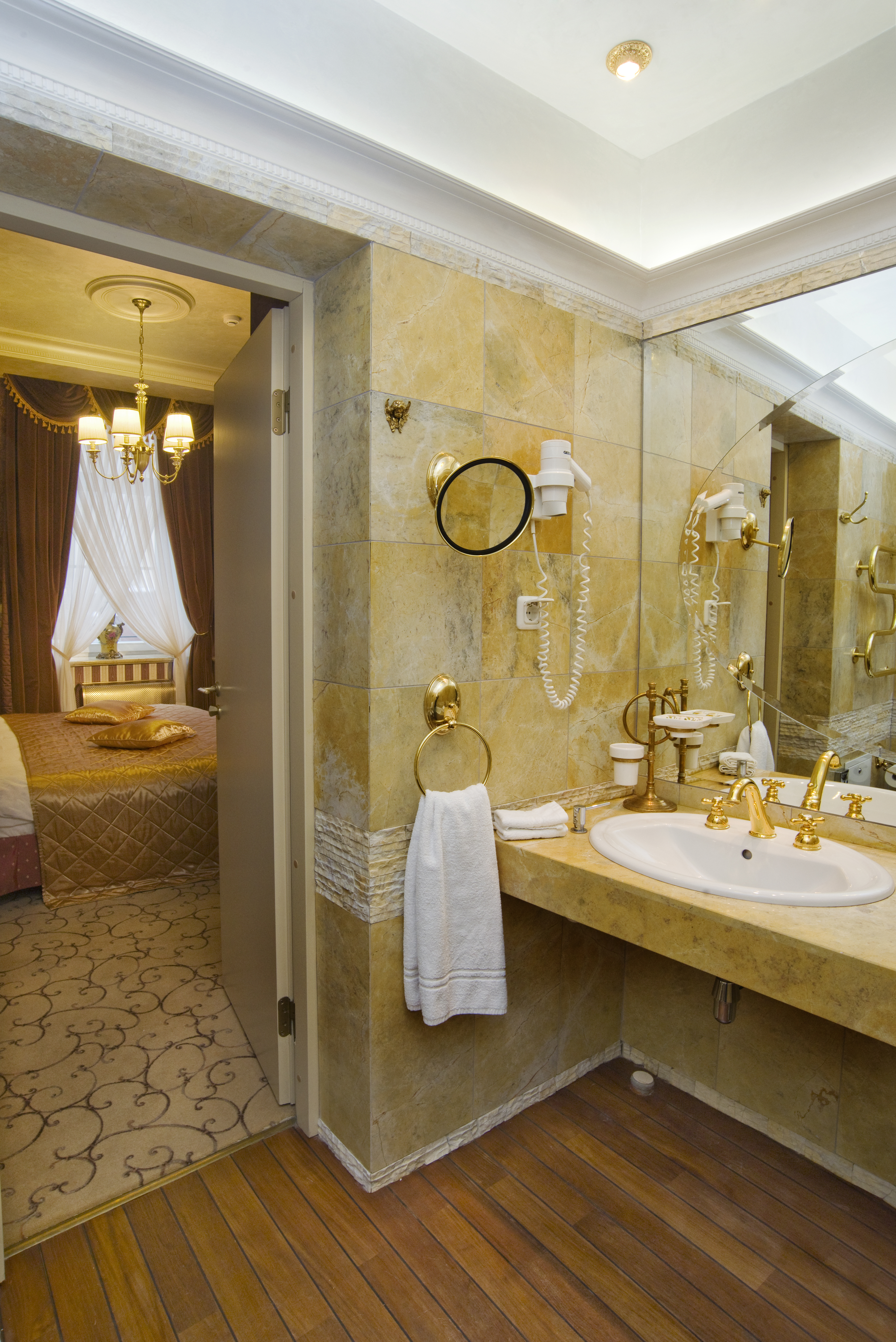 Suite King Bed One Bedroom 