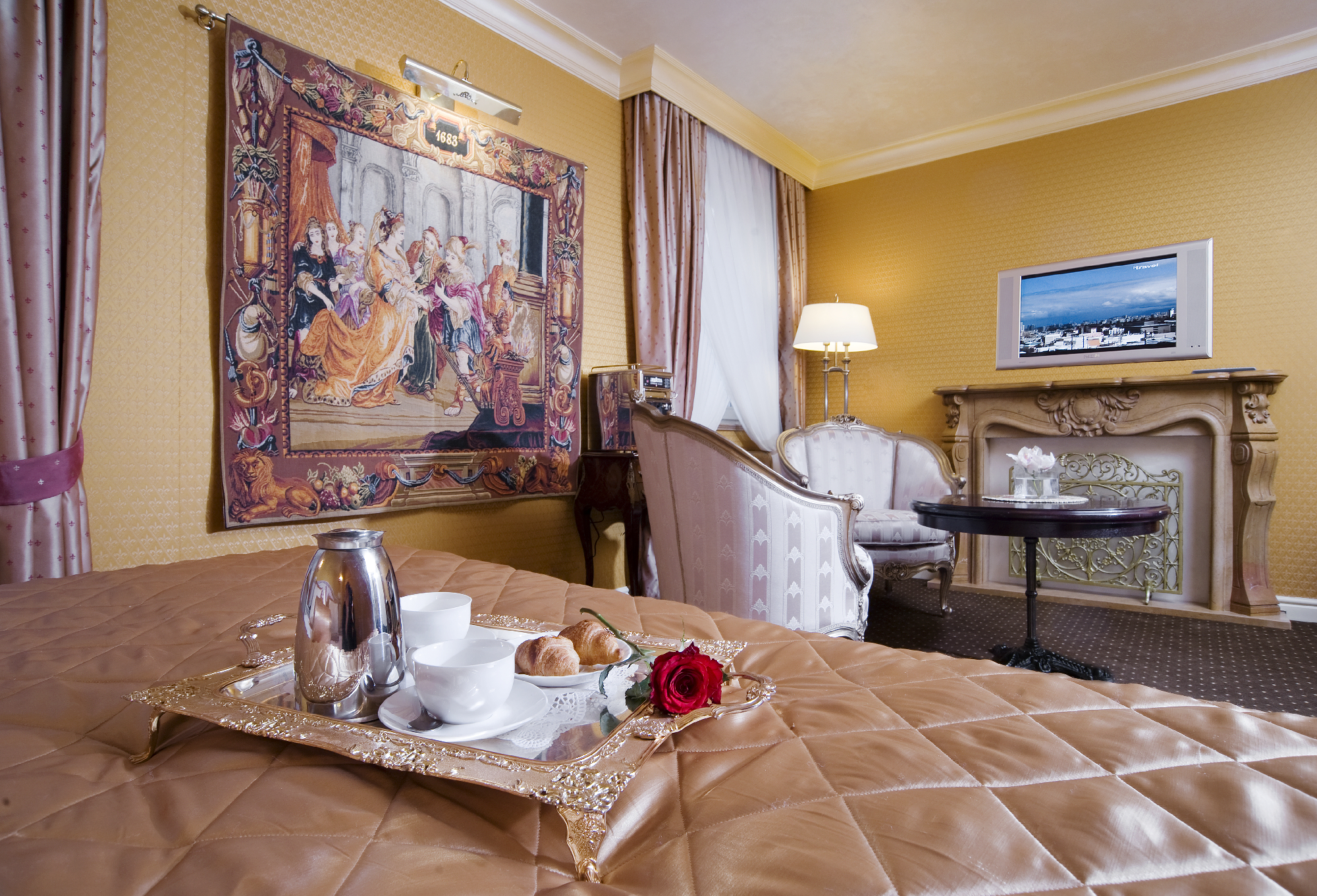 Junior Suite King Bed One Bedroom 