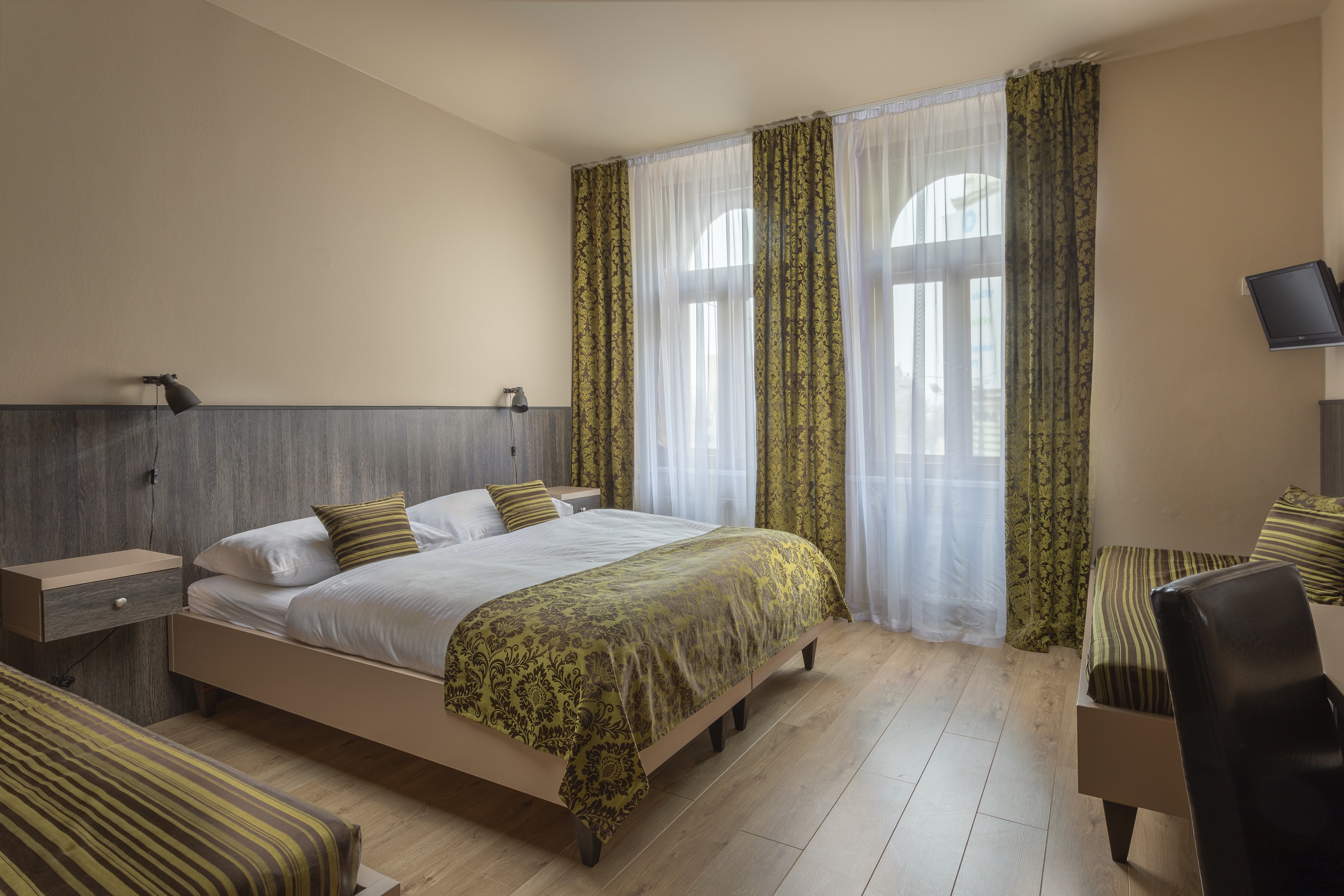 Double or Twin Standard