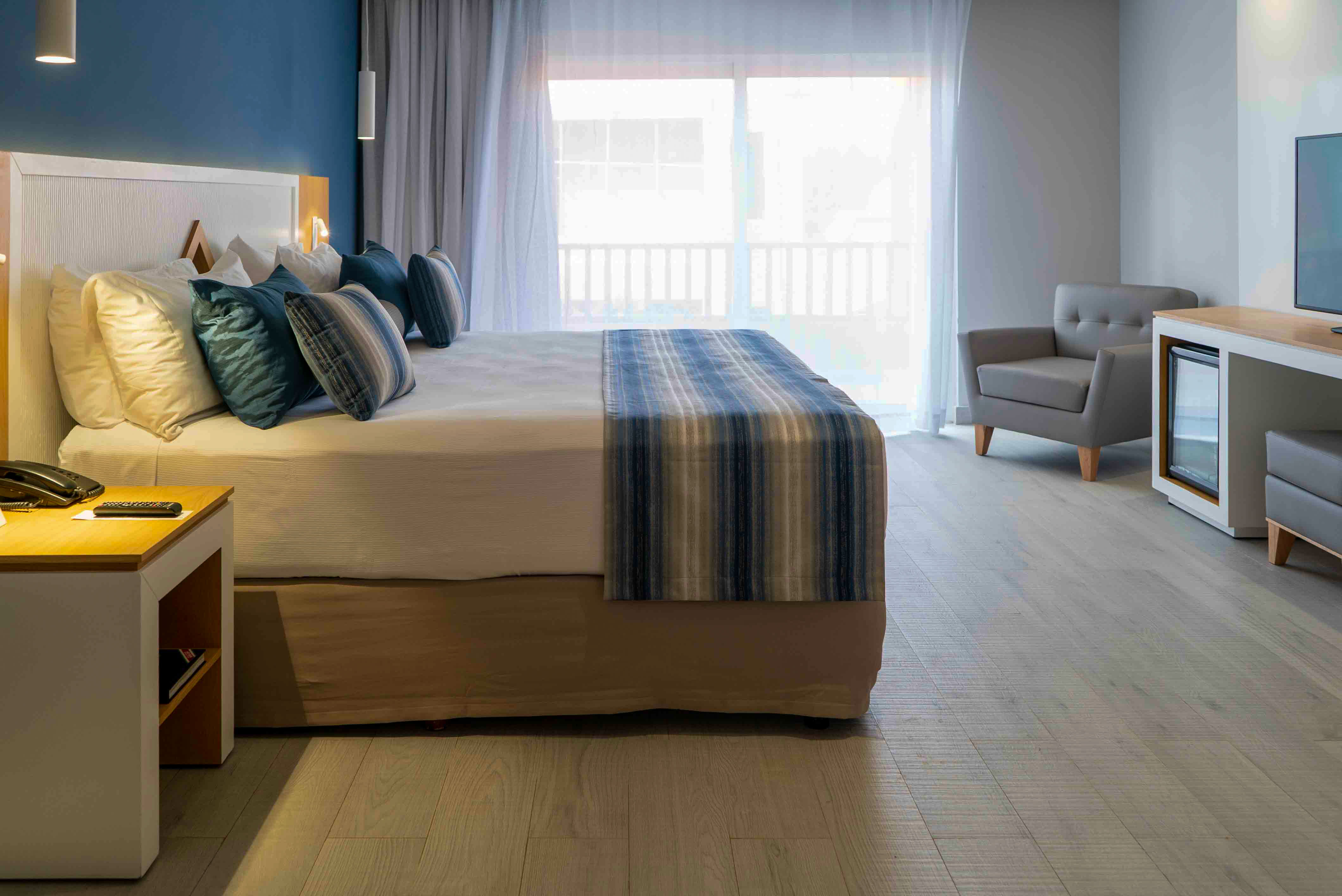 Triple Deluxe Premium