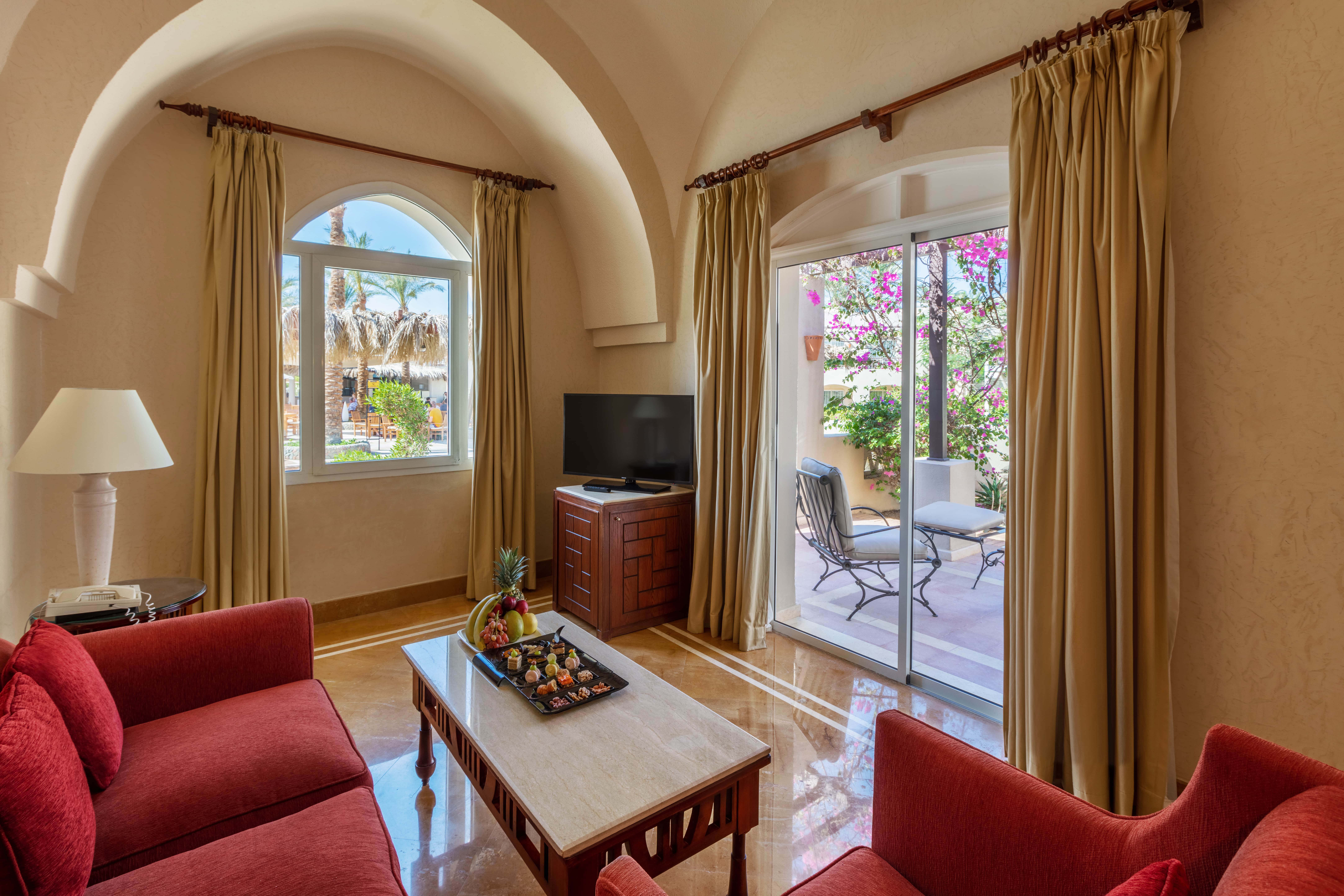 Junior Suite Queen Size Bed