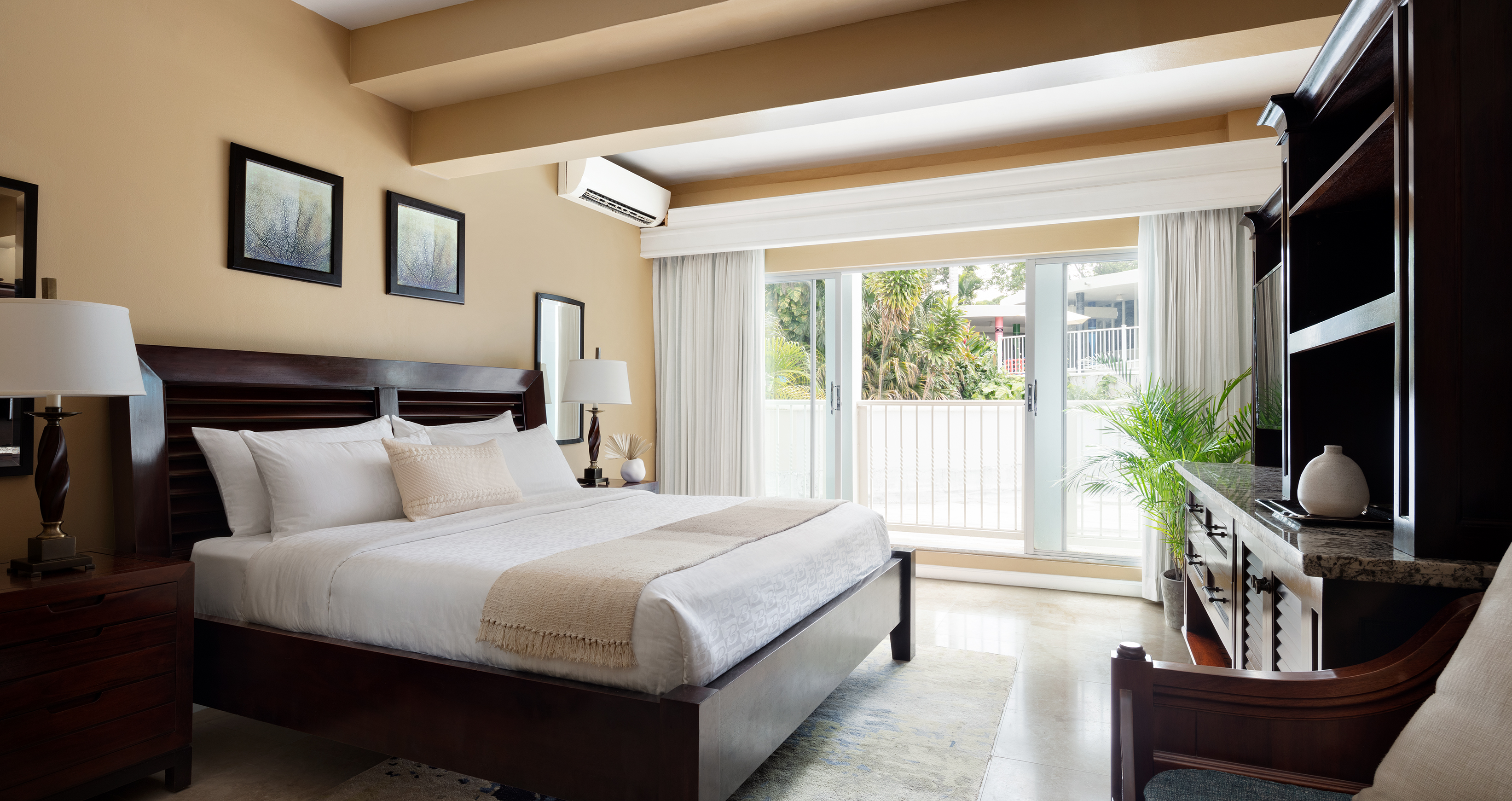 Room Deluxe King Bed