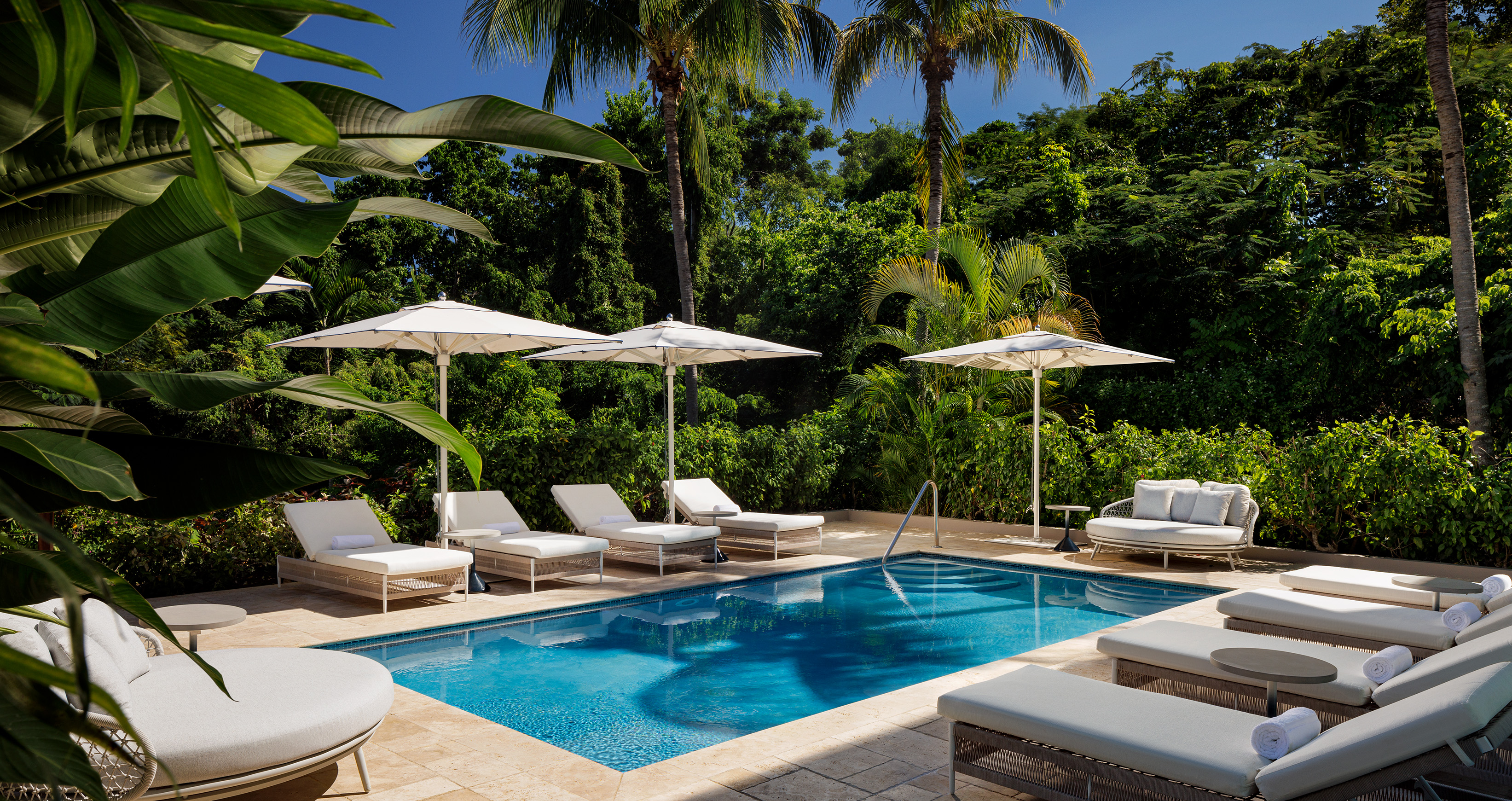 Suite Pool View King Bed