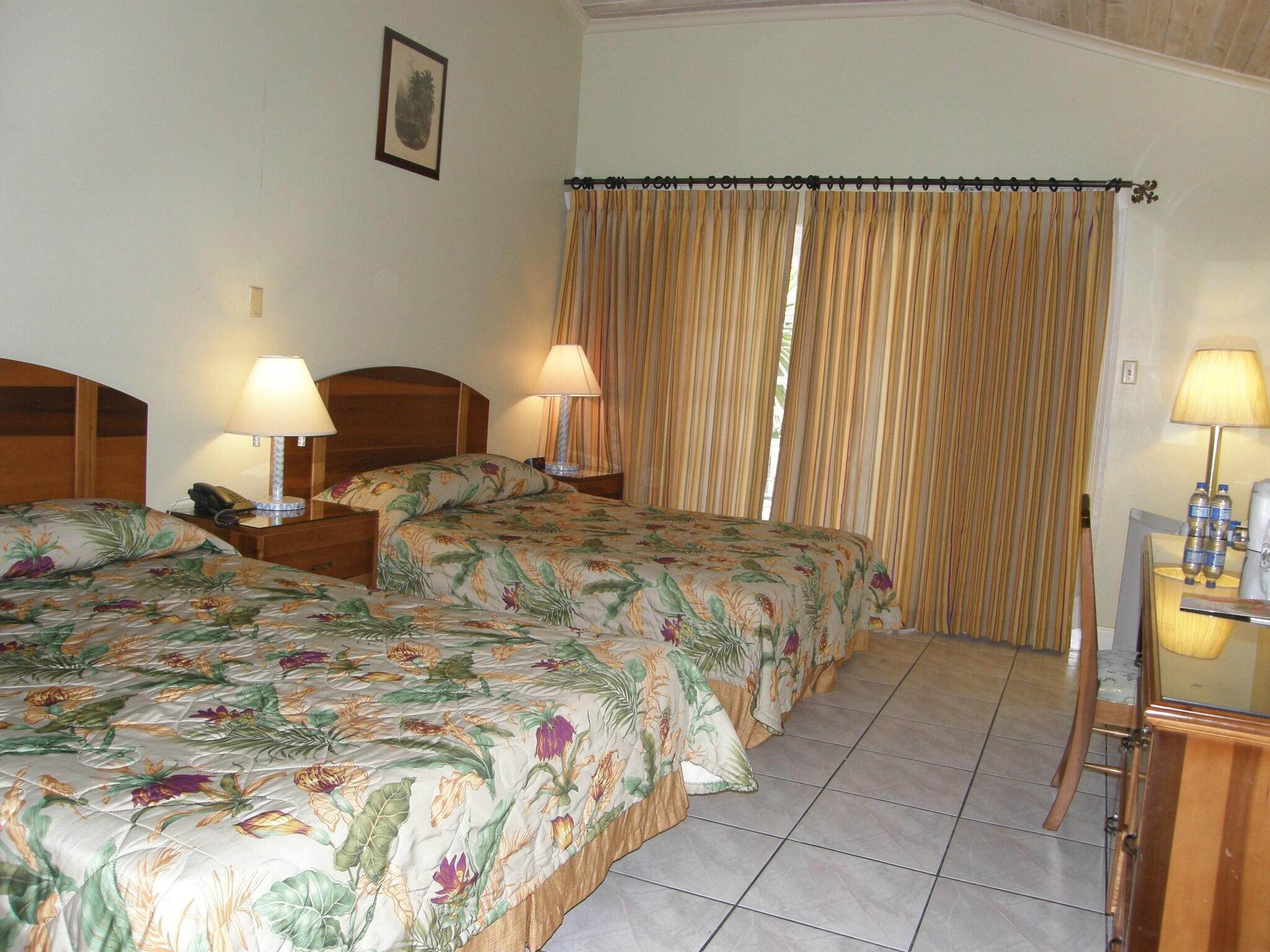 Quadruple Superior Pool View