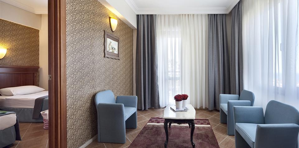 Family Room Connecting Room