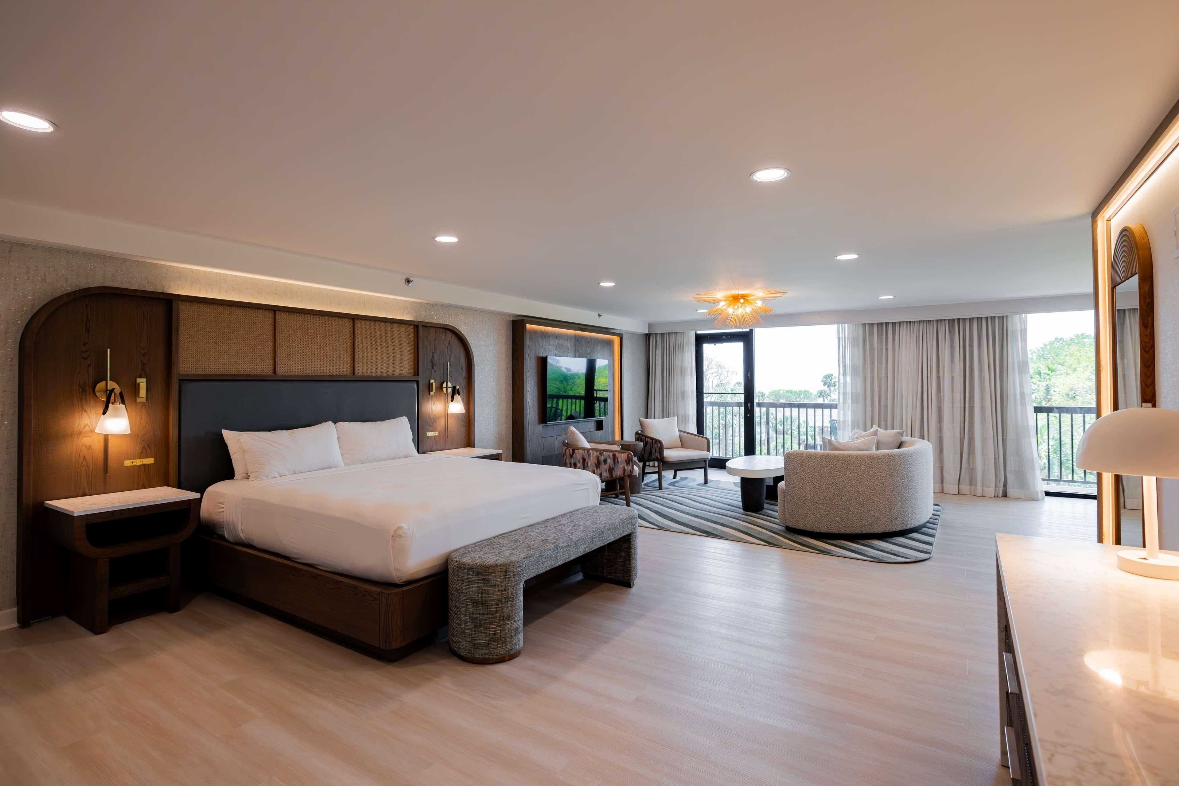 Suite Ocean View King Bed