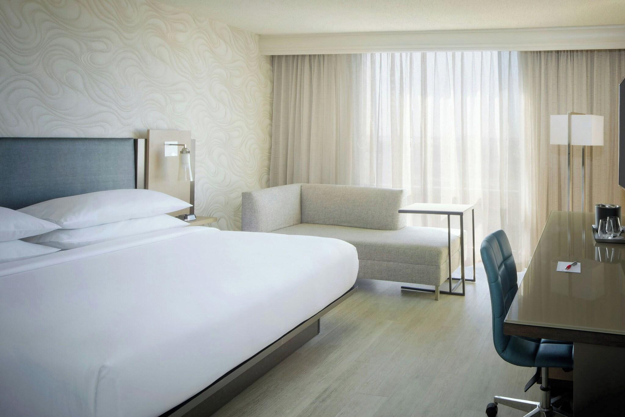 Double Club King Bed