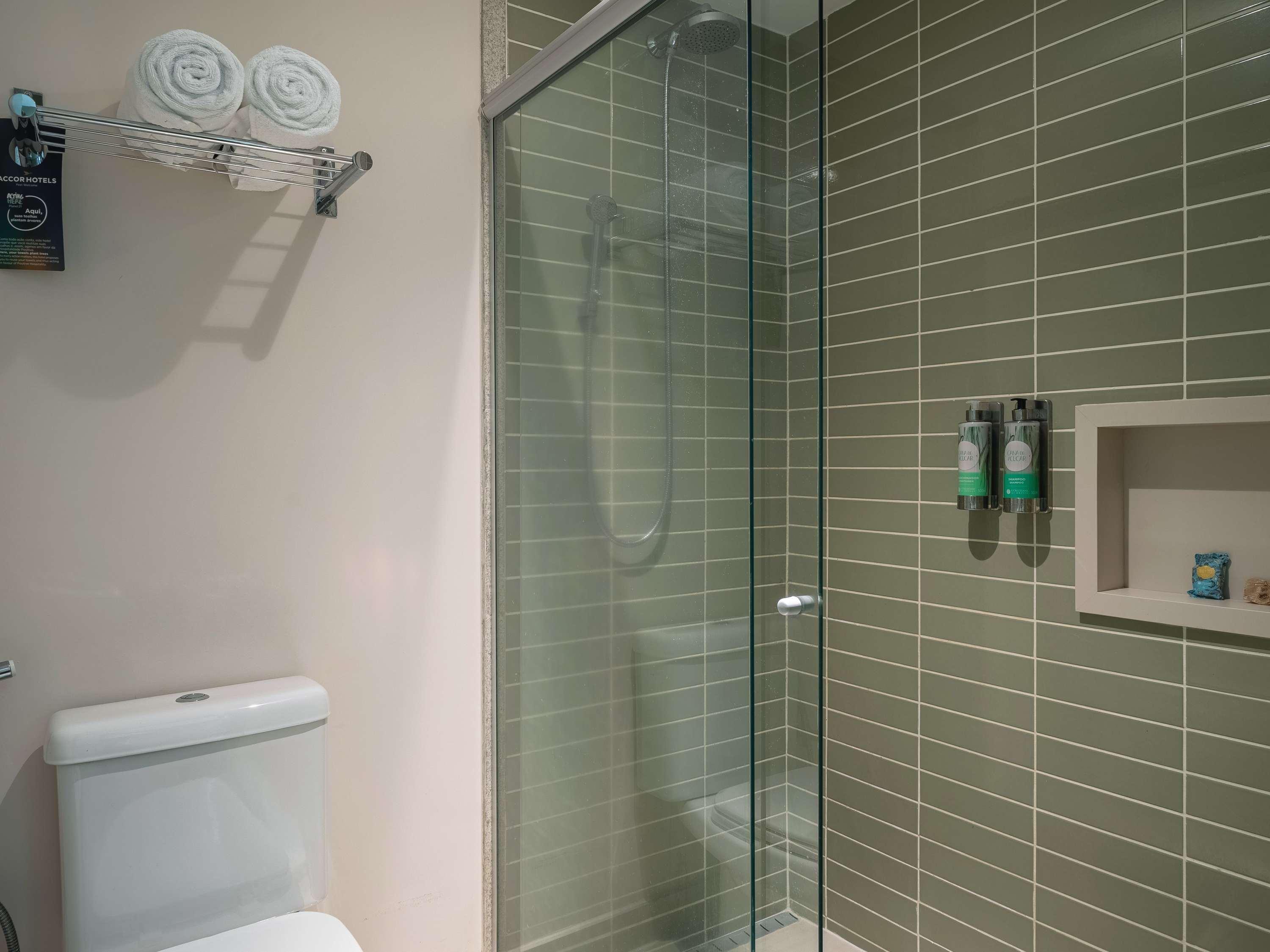 Double Classic Queen Bed