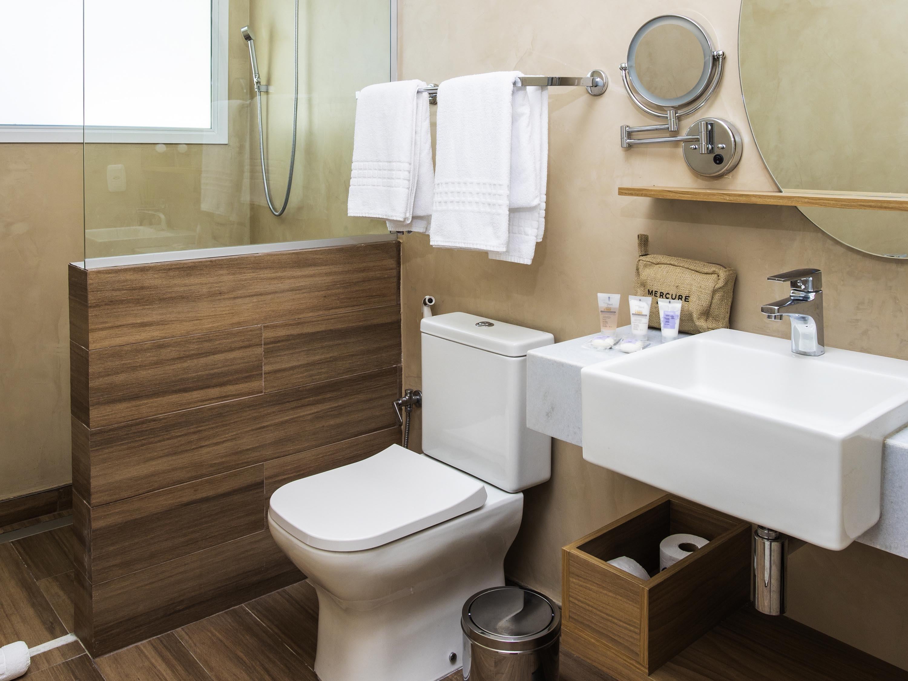 Junior Suite City View Queen Bed