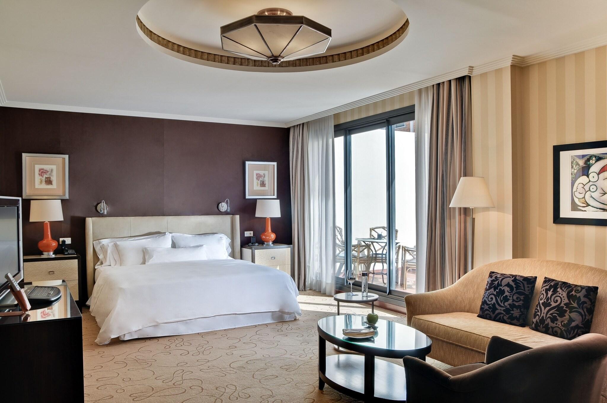 Junior Suite King Bed One Bedroom 