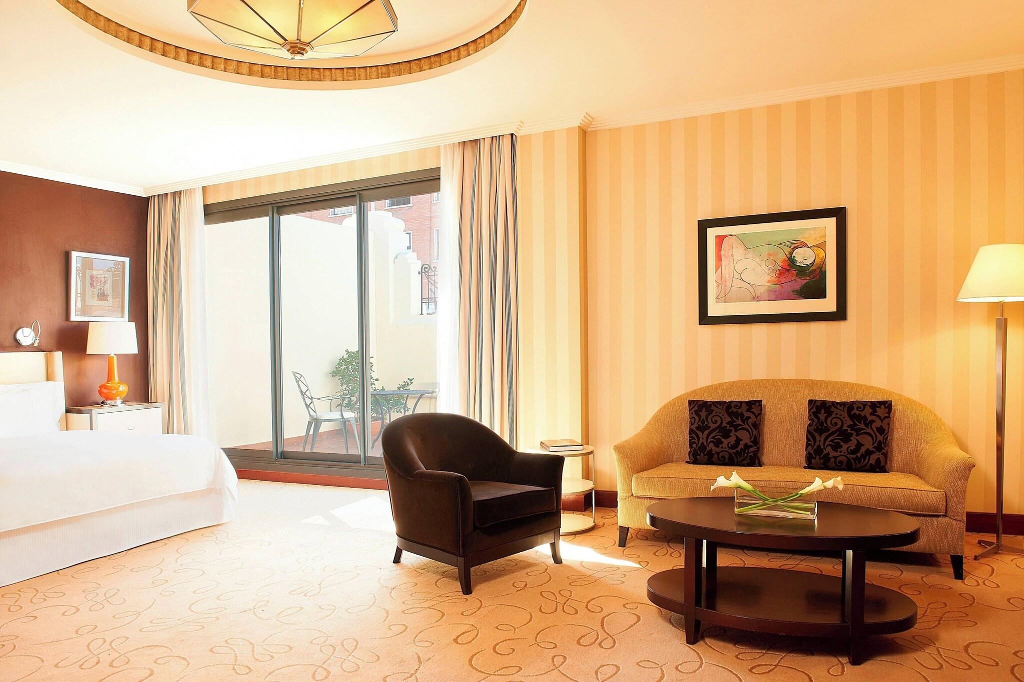 Junior Suite King Bed One Bedroom 