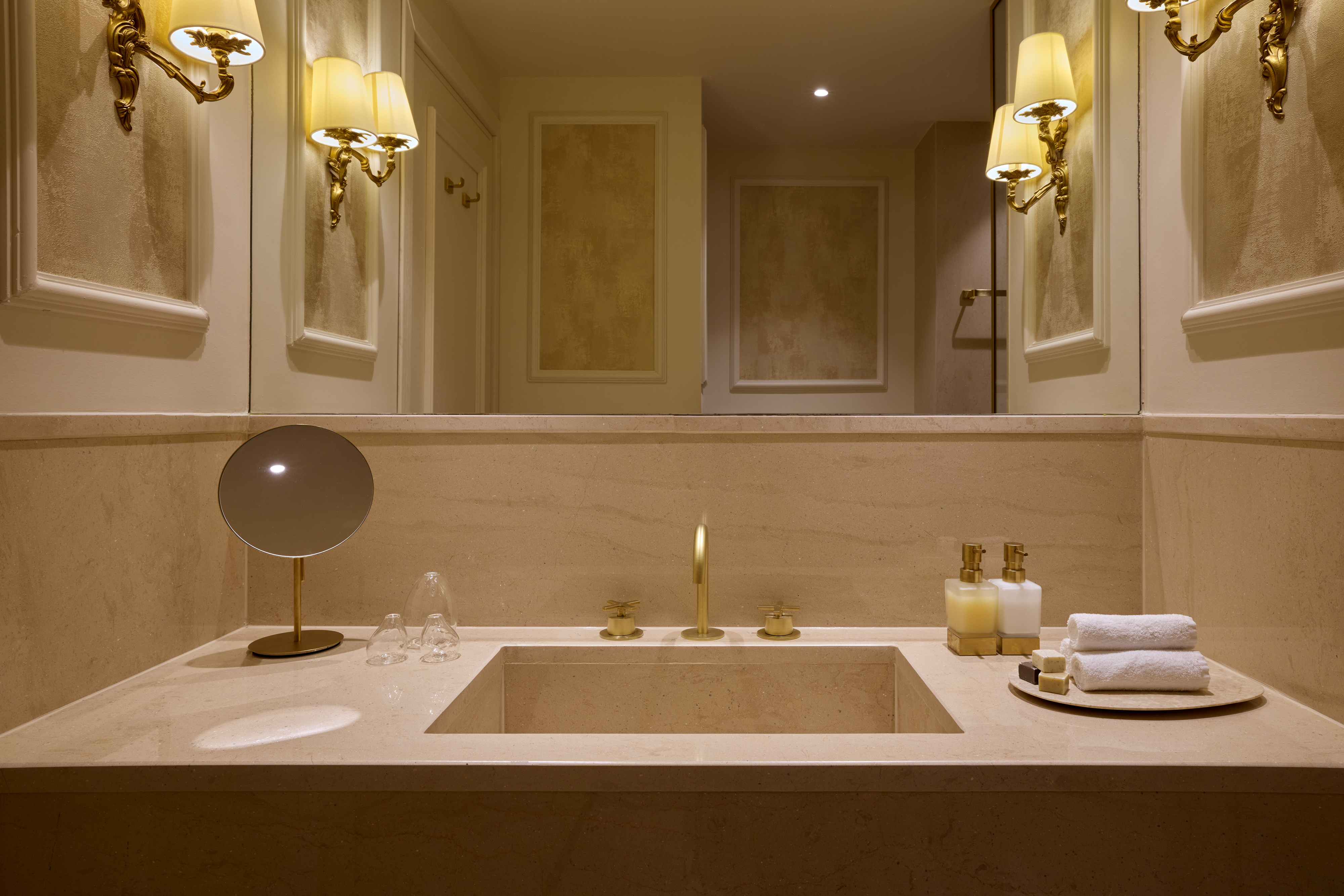 Twin Deluxe Two Beds