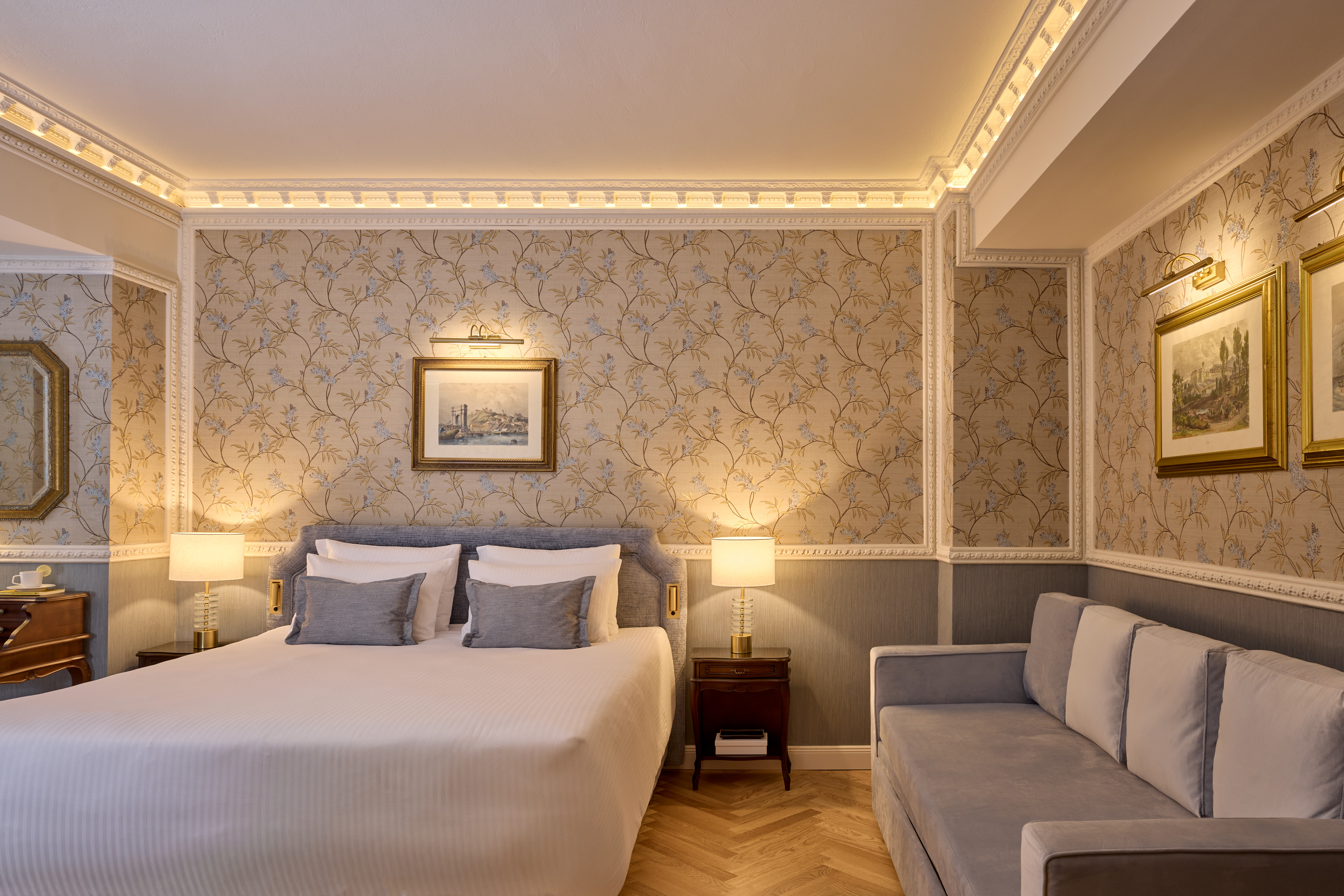 Twin Deluxe Two Beds