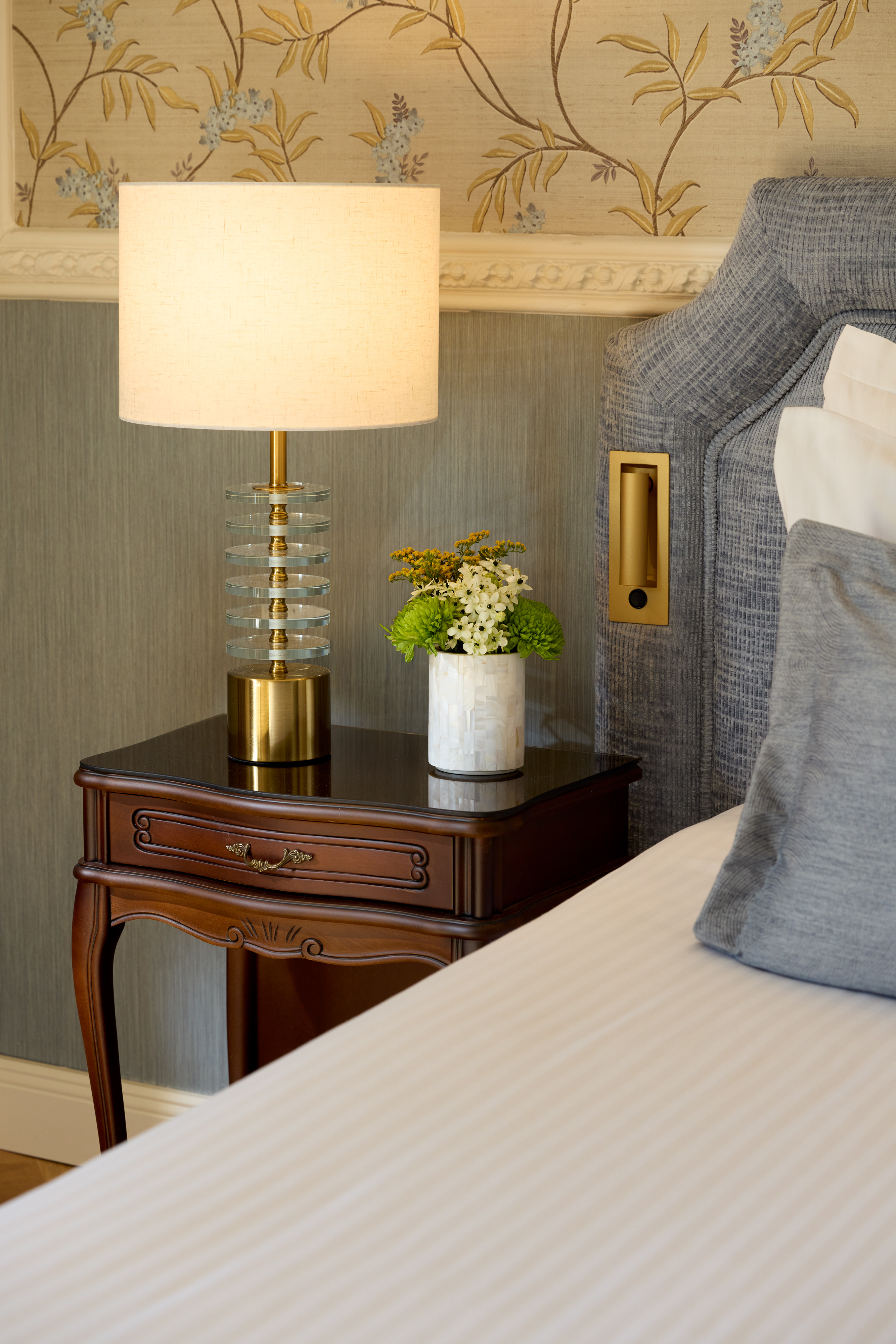 Room King Bed One Bedroom 