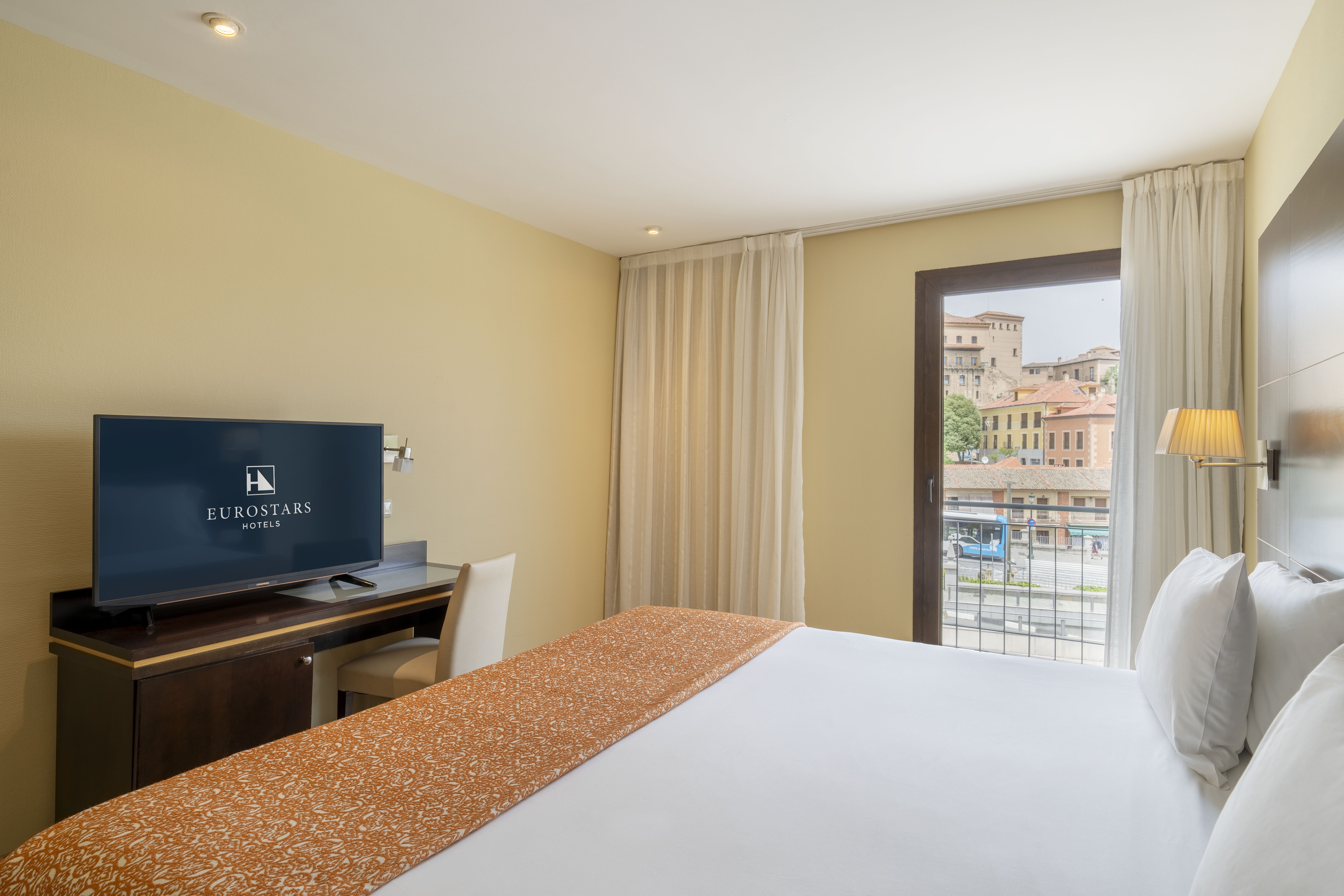 Double or Twin Standard