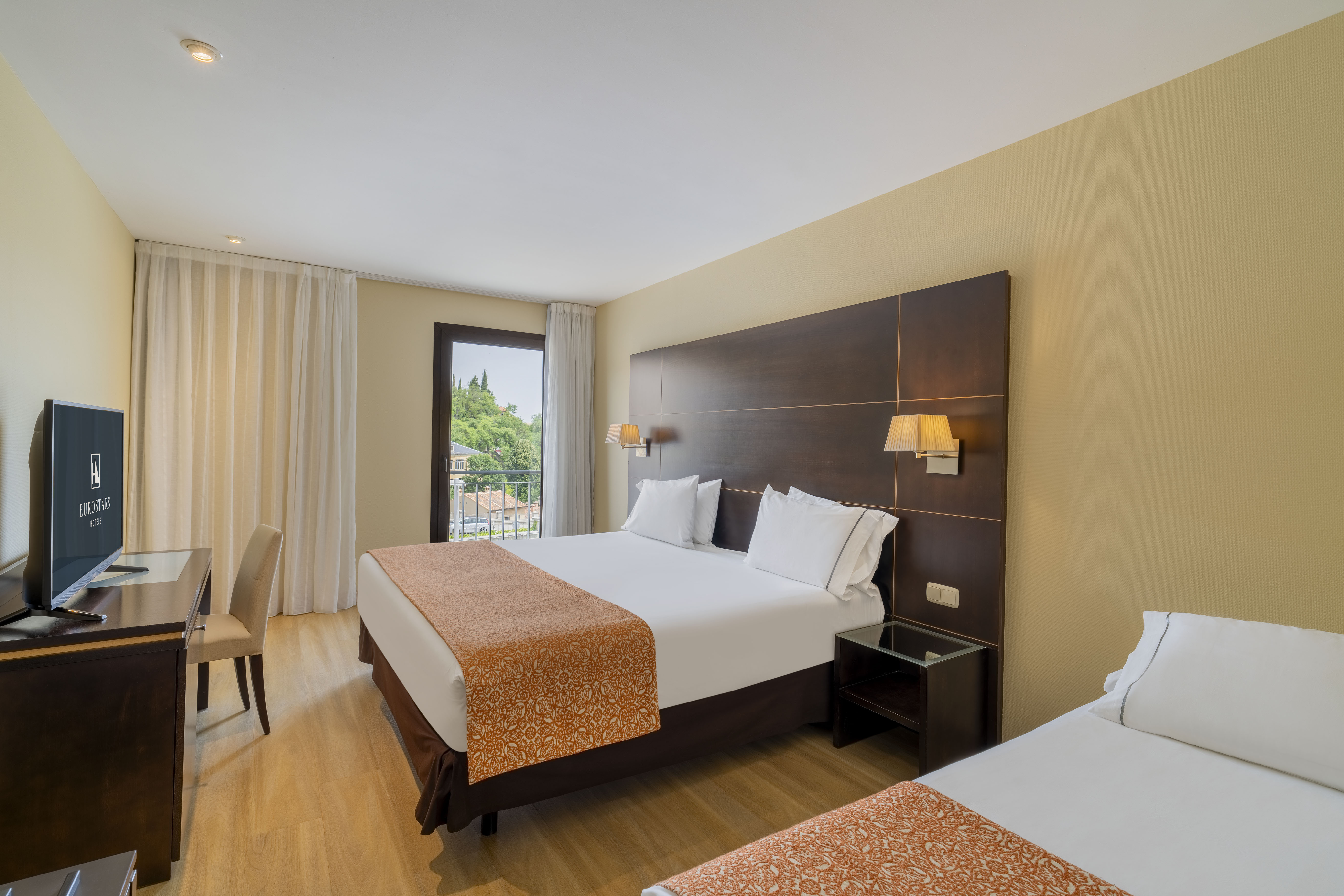 Double or Twin Standard