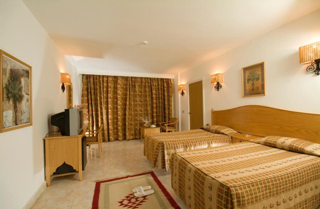 Single Garden View with Balcony