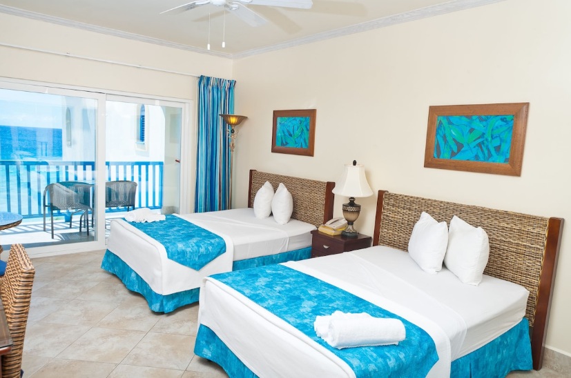 Studio Ocean Front Two Double Beds