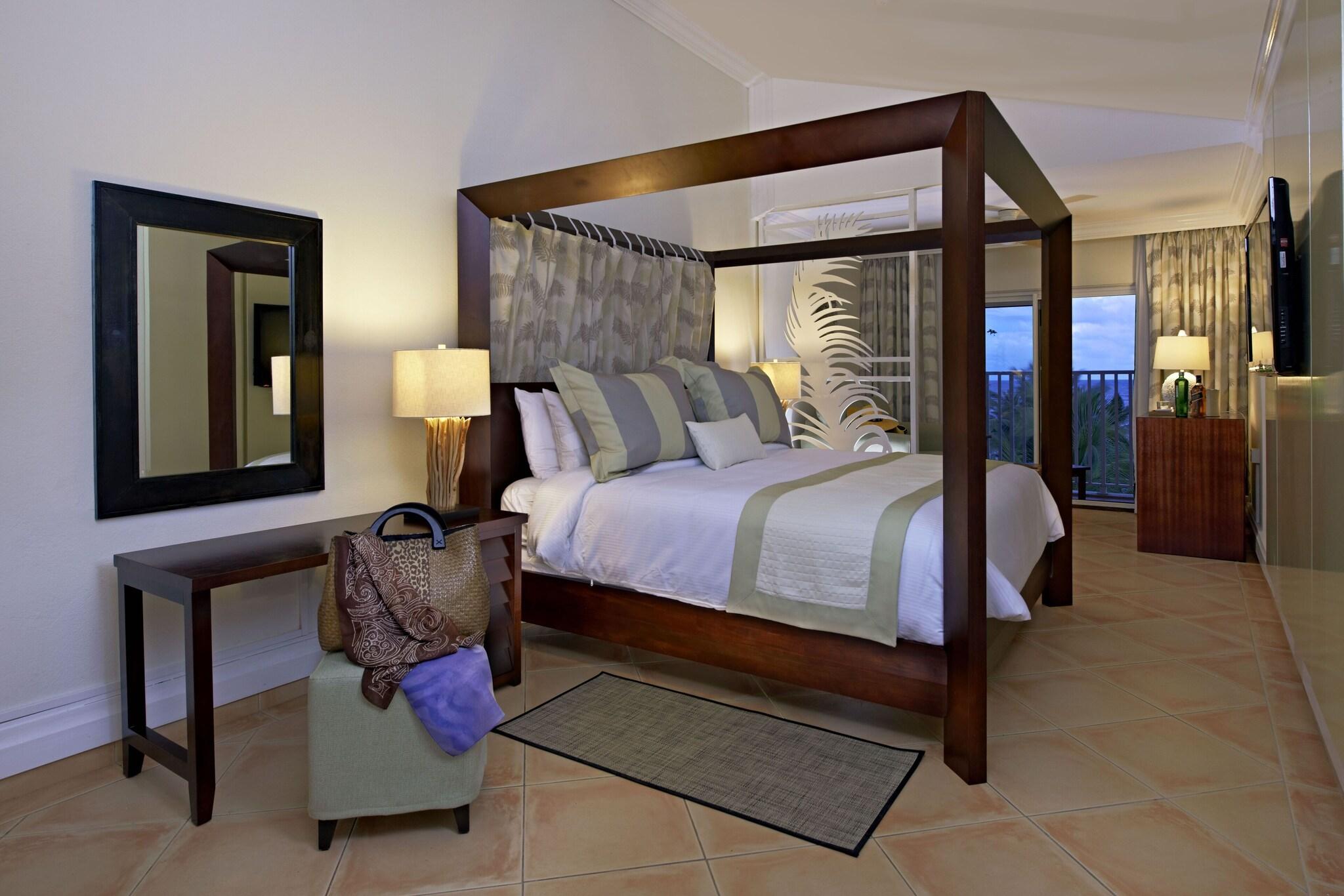 Junior Suite Ocean View King Bed