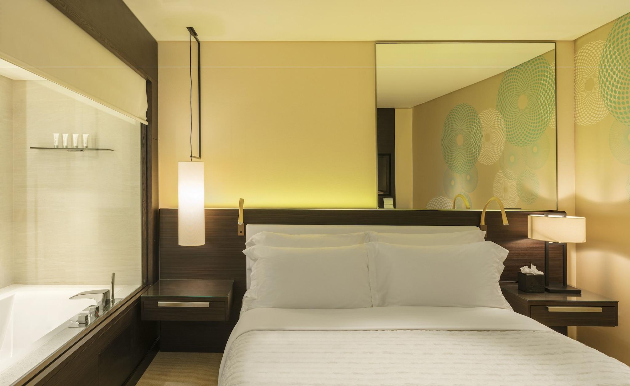 Double Deluxe King Bed