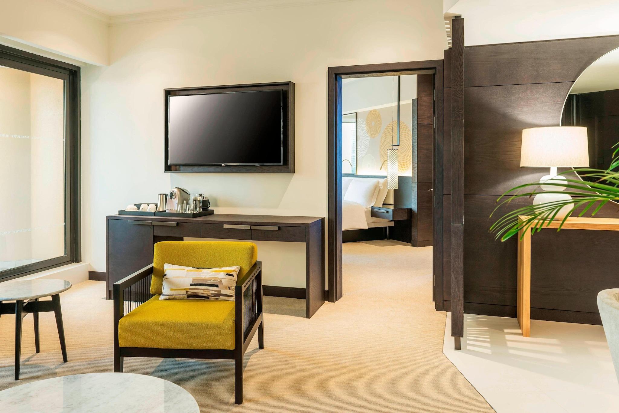 Suite King Bed Smoking