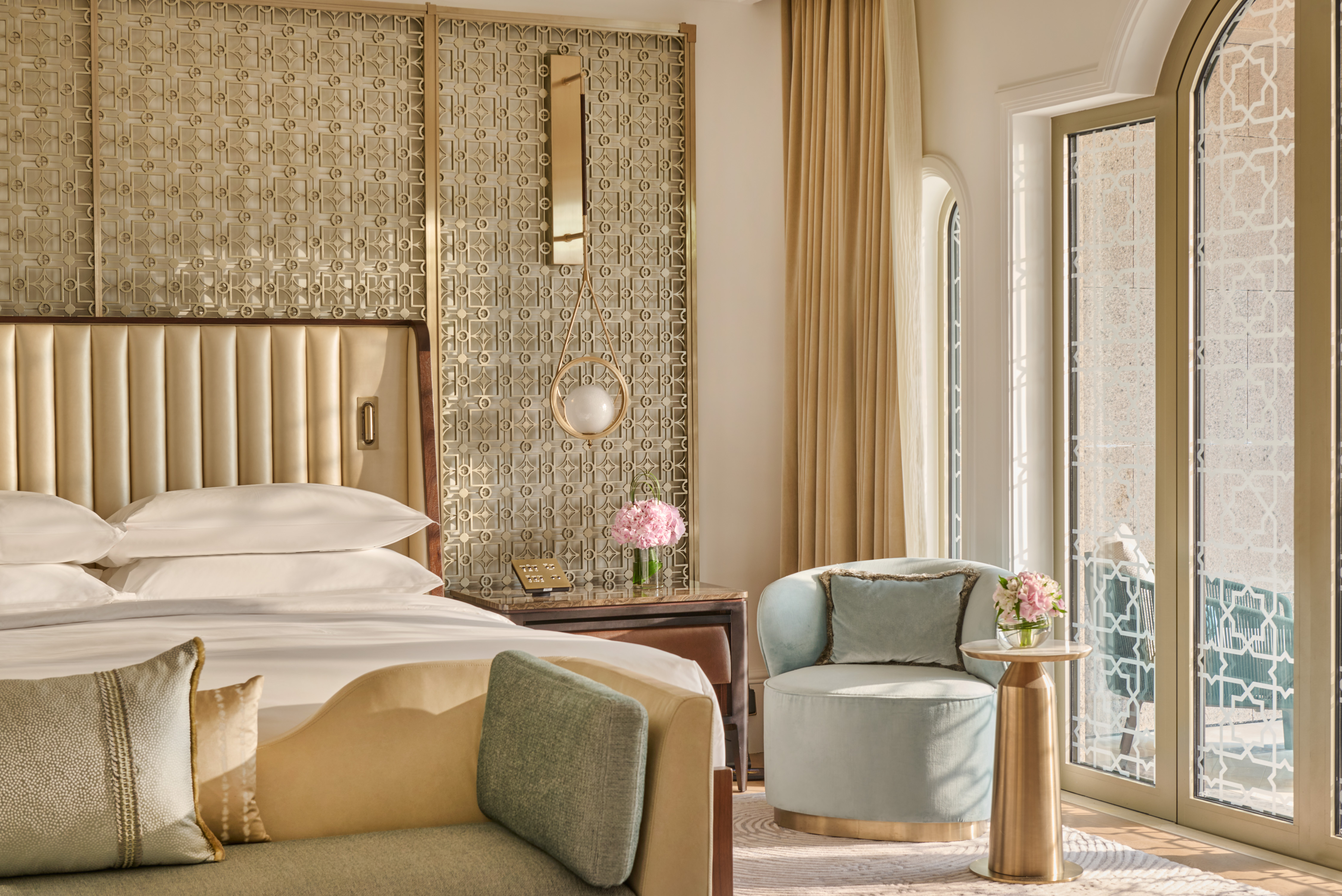 Family Room Club Deluxe