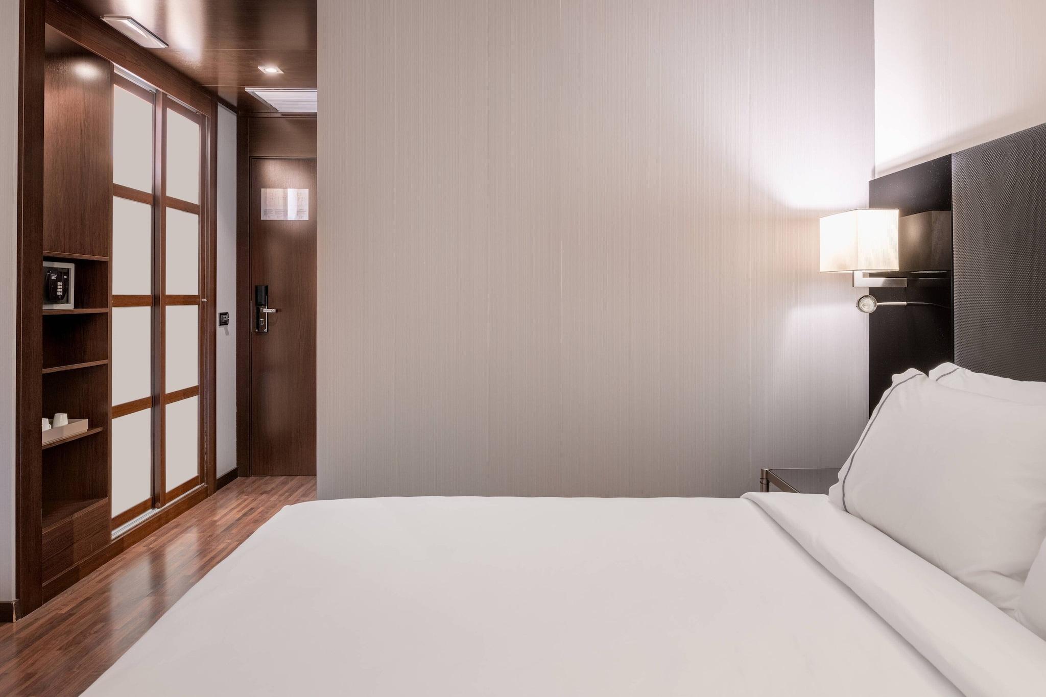 Double King Size Bed