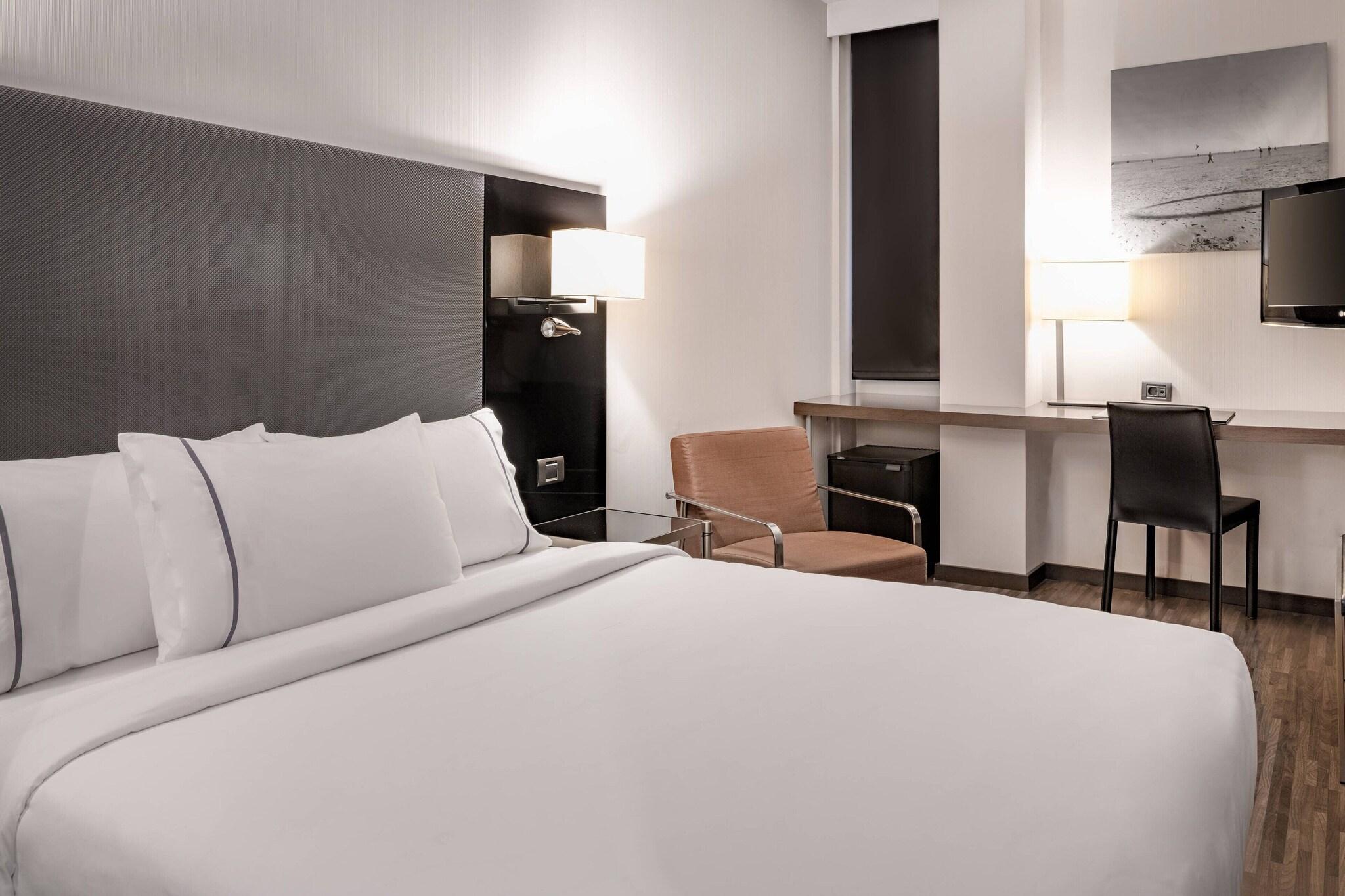 Double Queen Size Bed