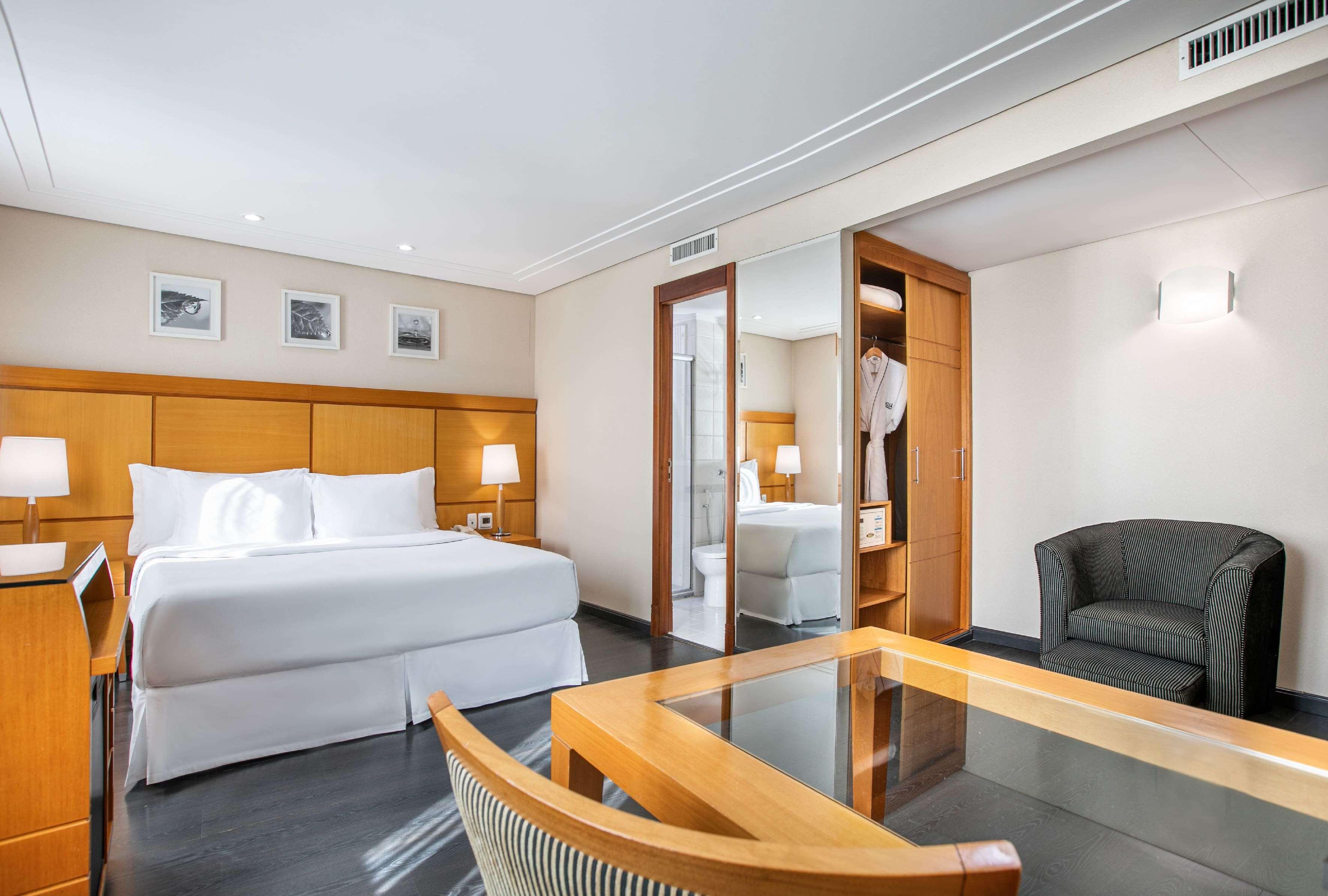 Double Superior King Bed