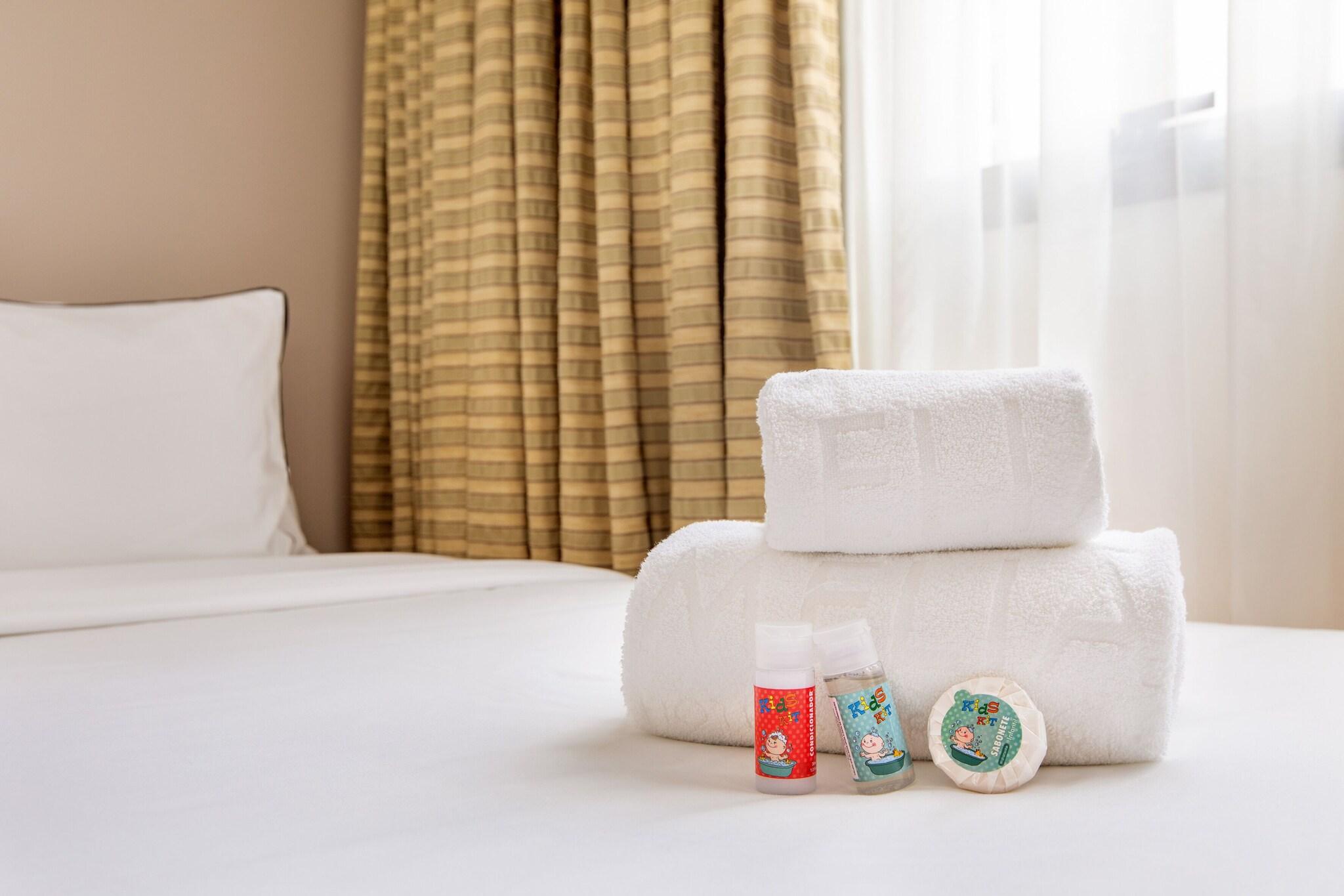 Family Room Queen Size Bed