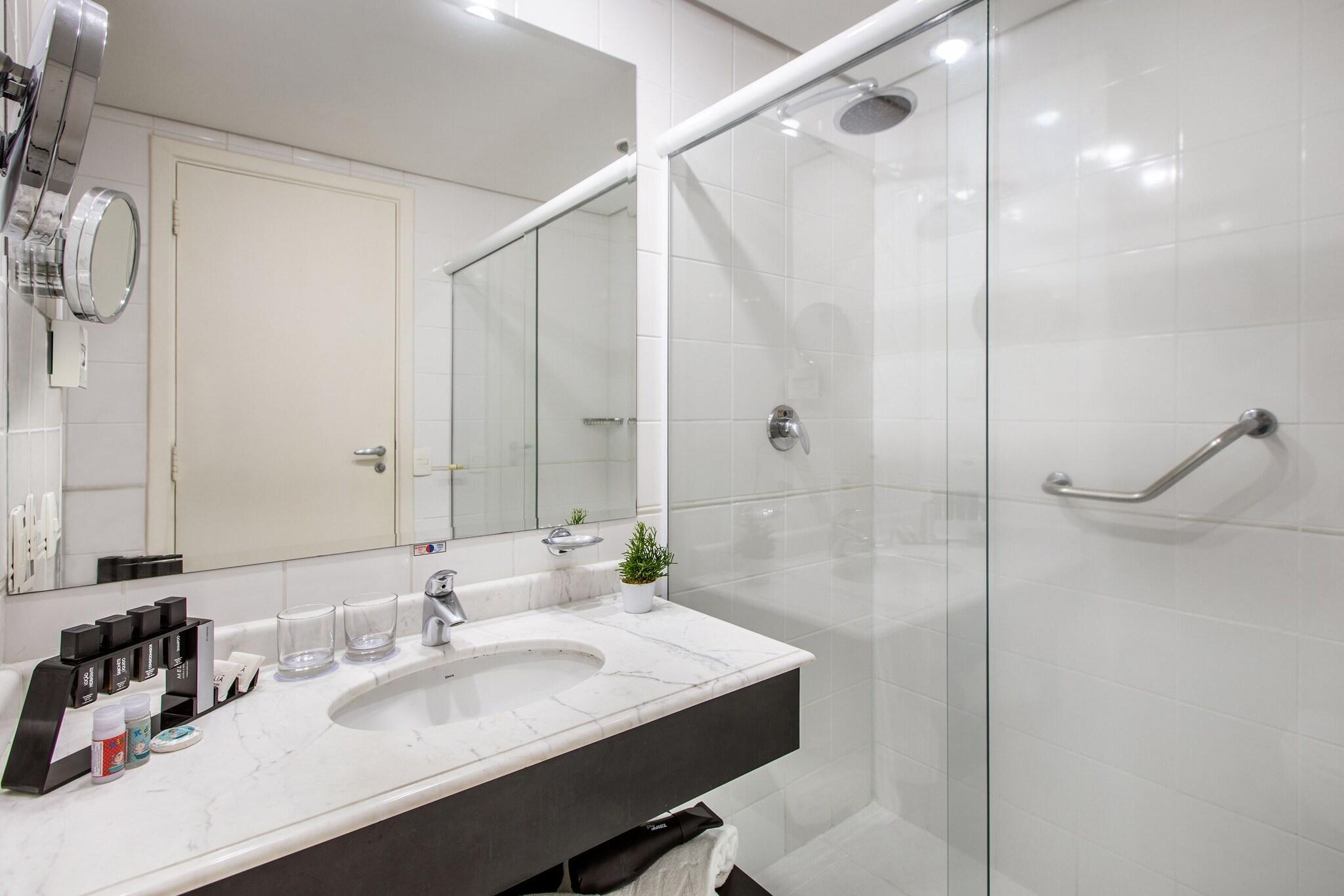 Family Room Queen Size Bed