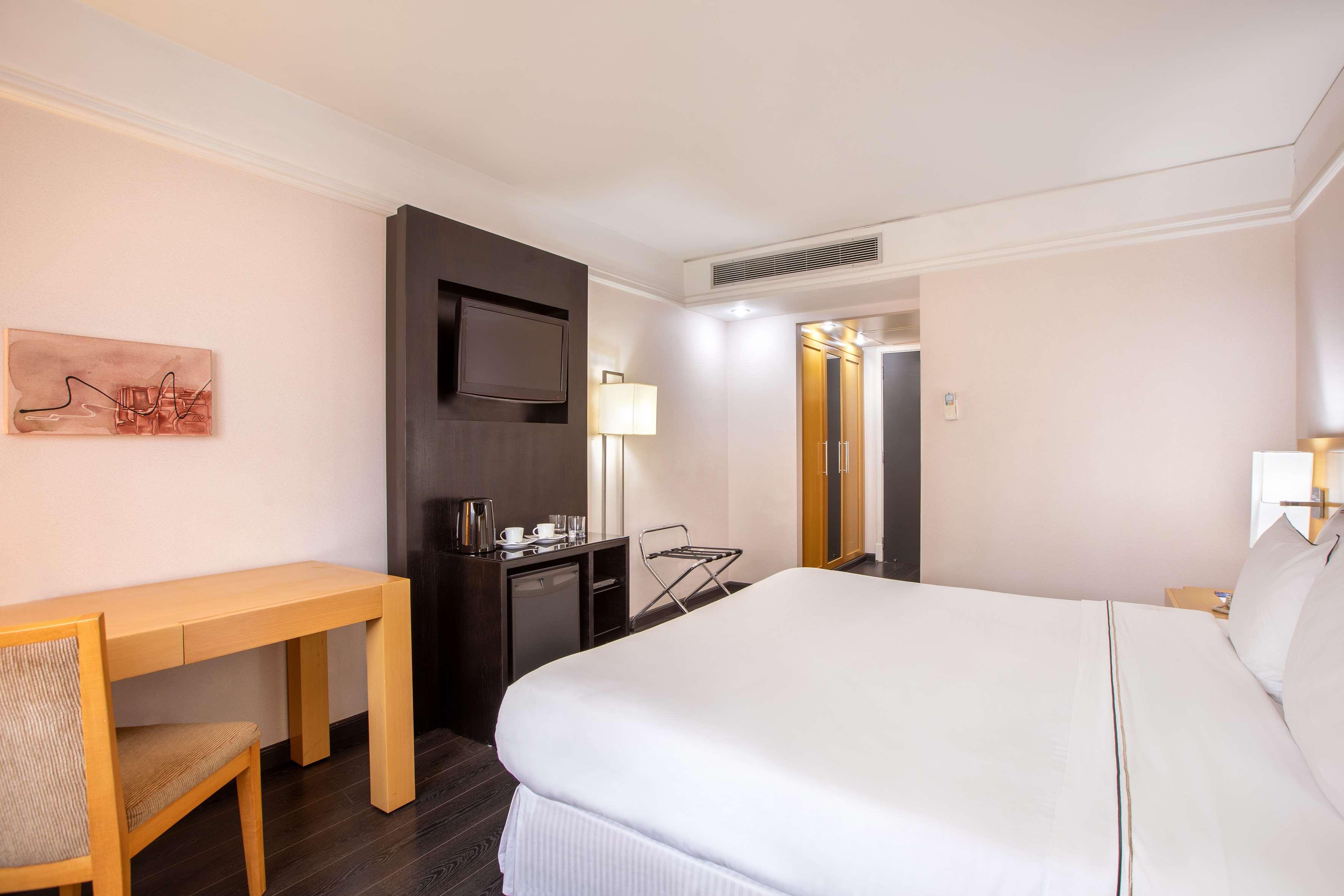 Double Premium Queen Bed