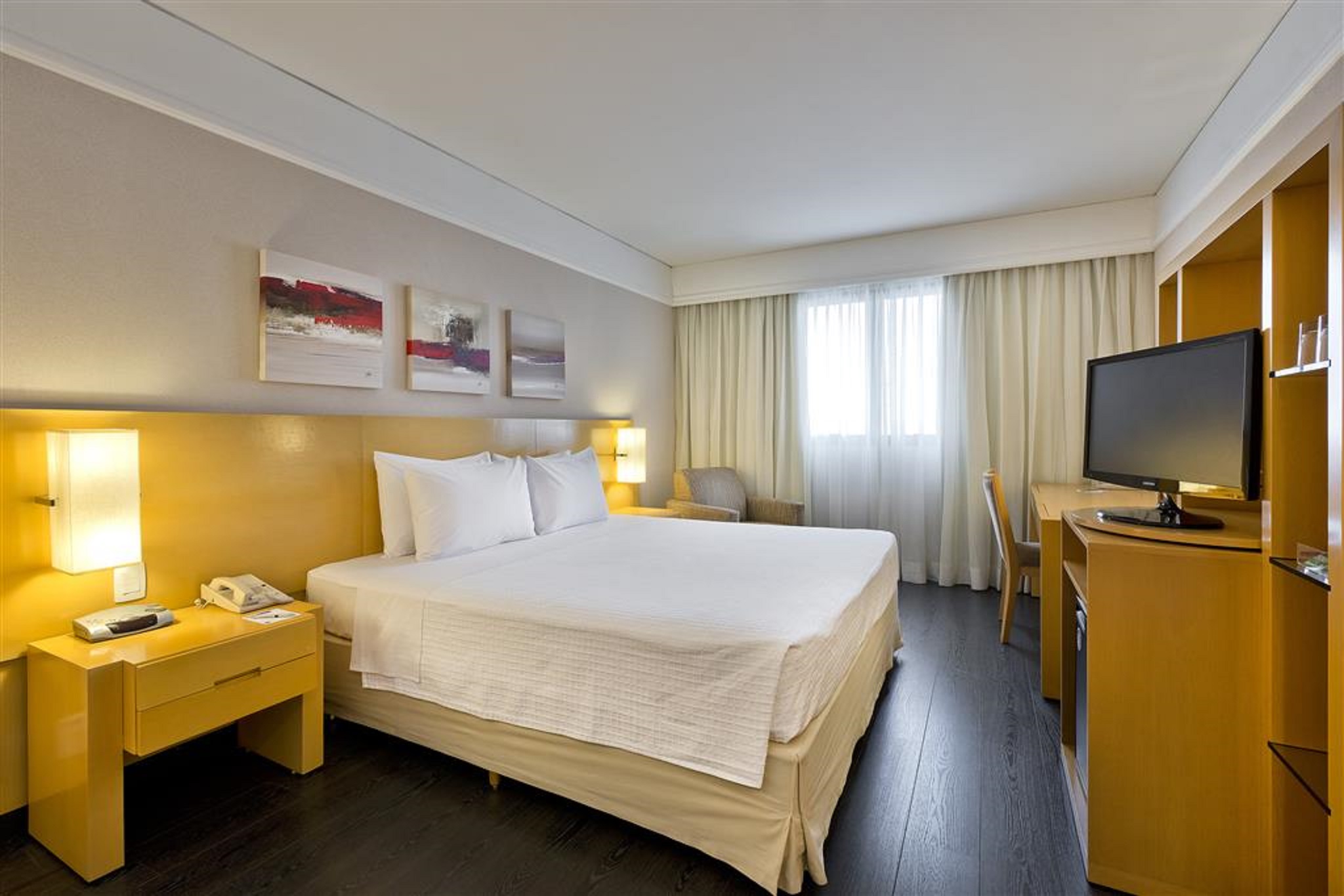 Double Classic Queen Bed