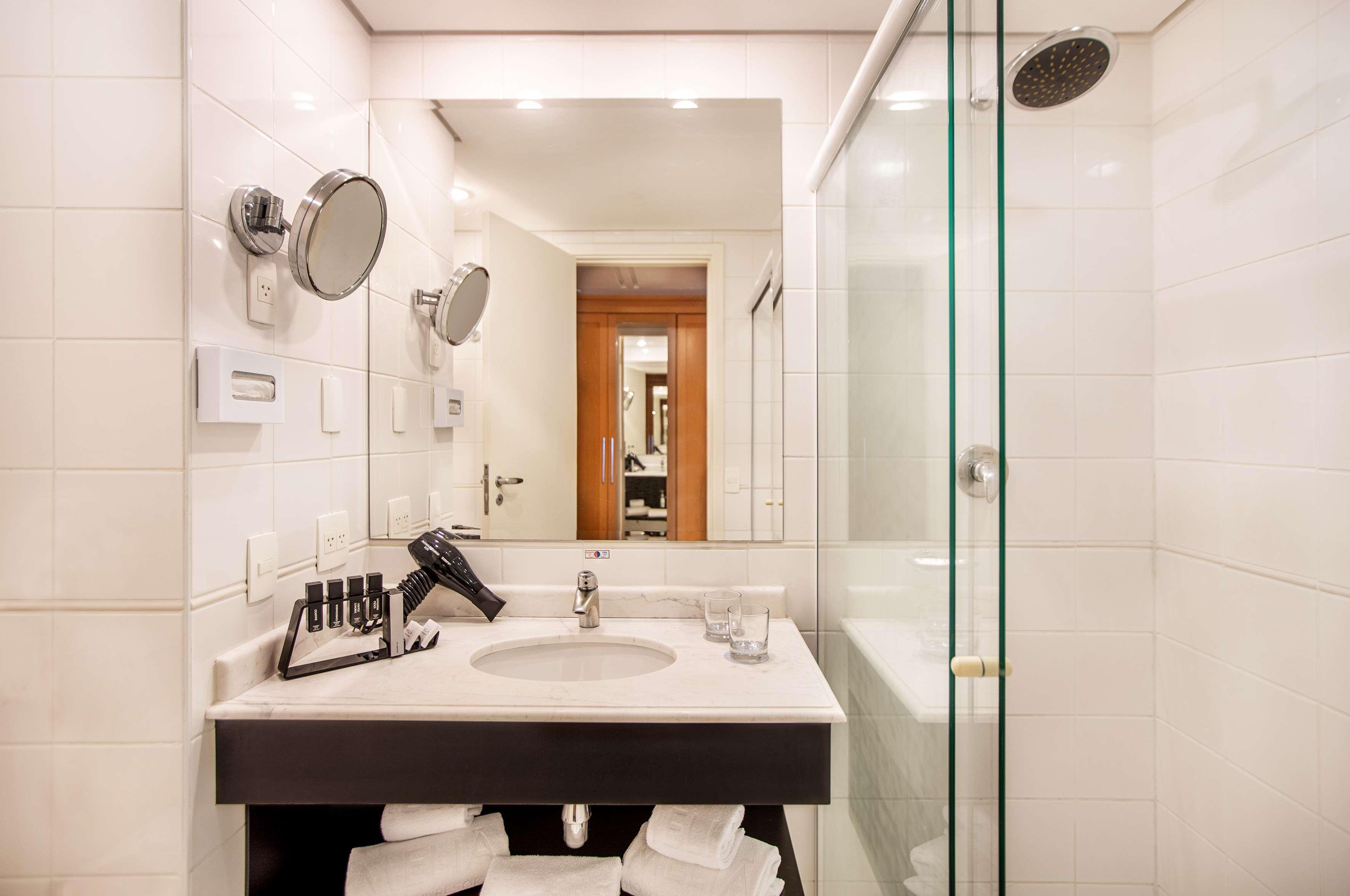 Double Classic Queen Bed