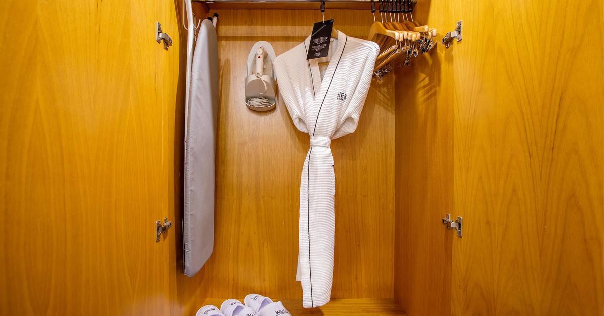 Double Premium Queen Bed