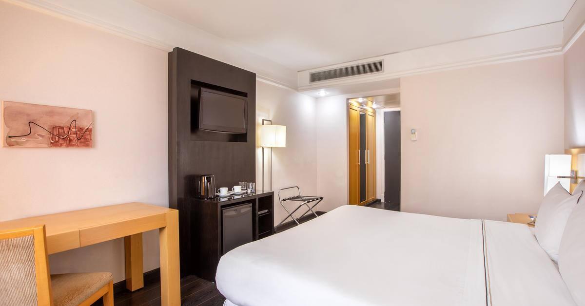 Double Premium Queen Bed