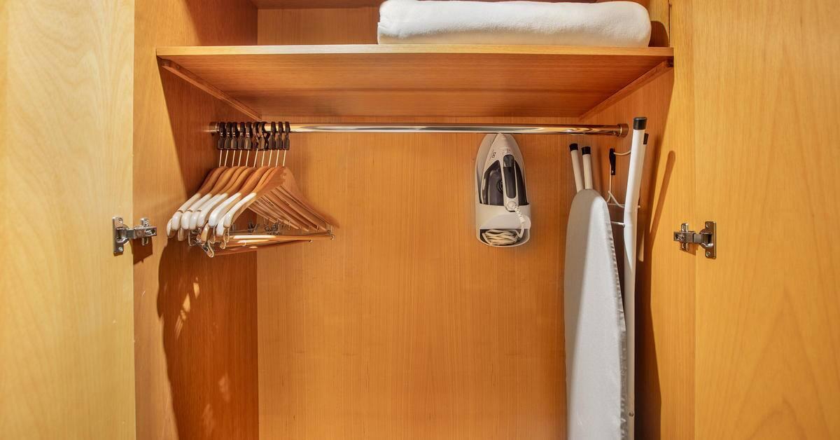 Double Classic Queen Bed