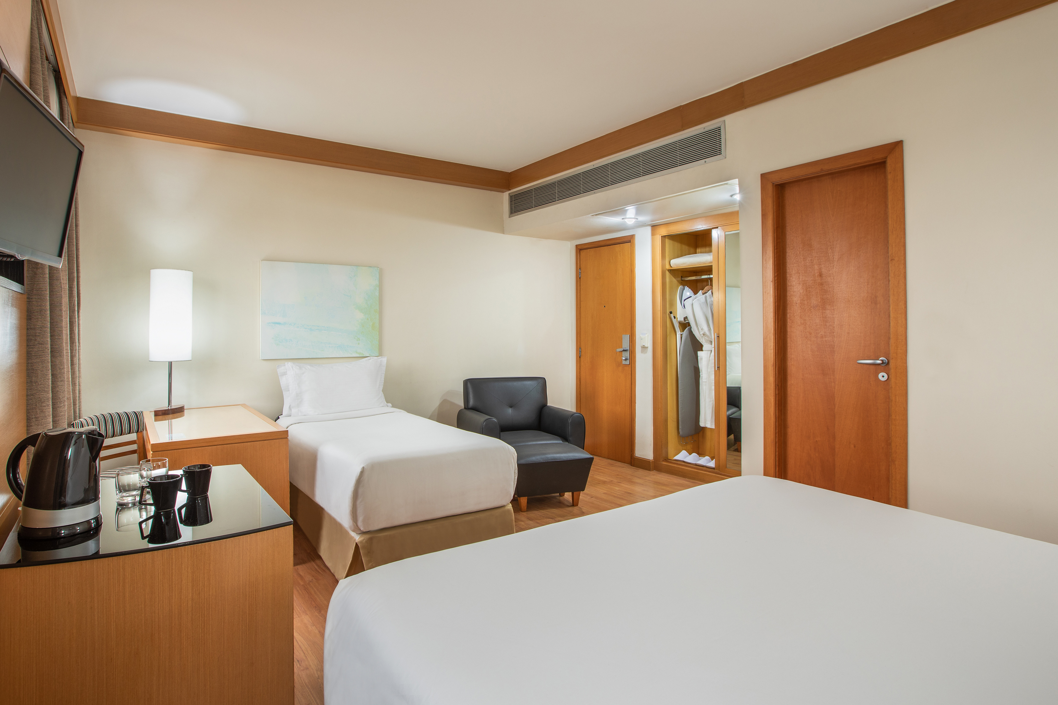 Triple Queen Size Bed