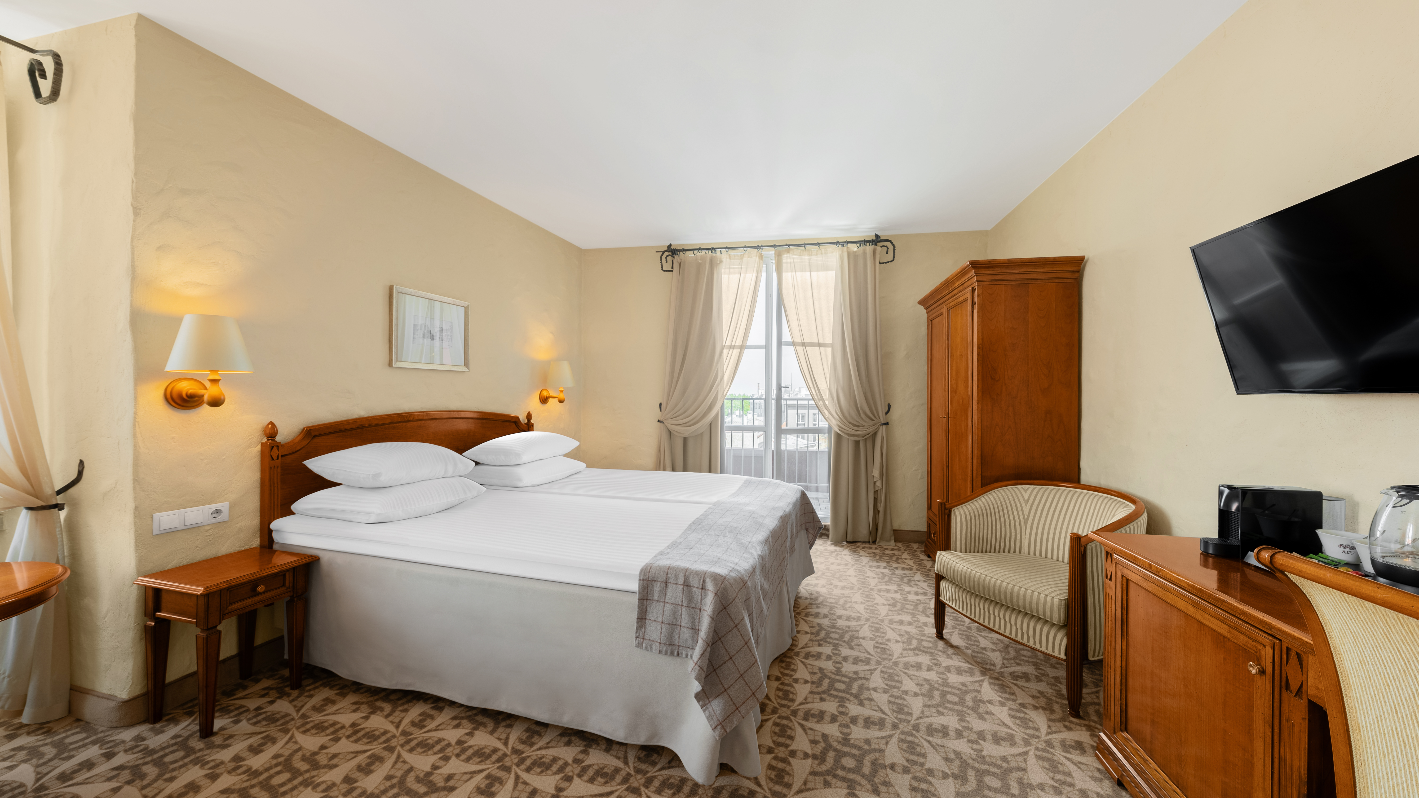 Double or Twin Superior