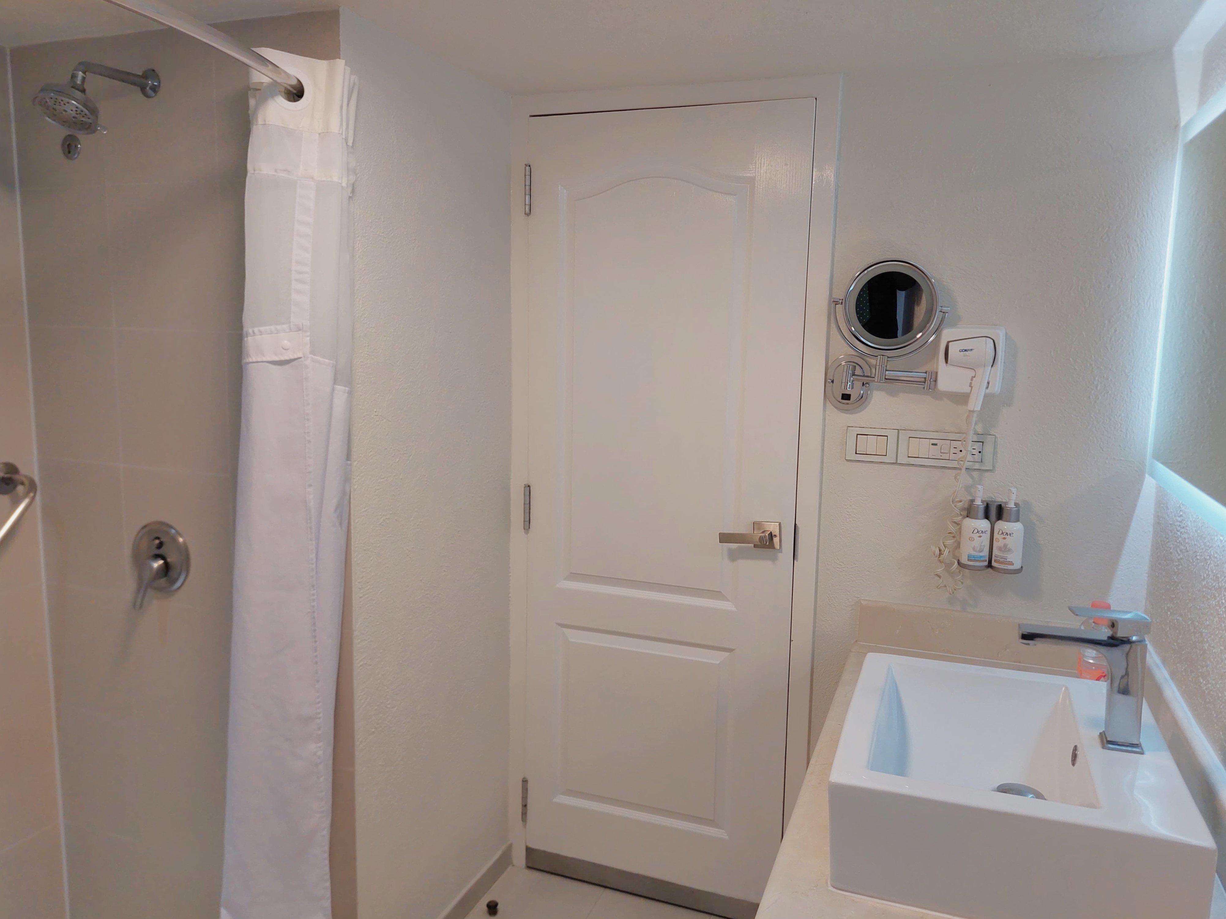 Double Pool View King Bed