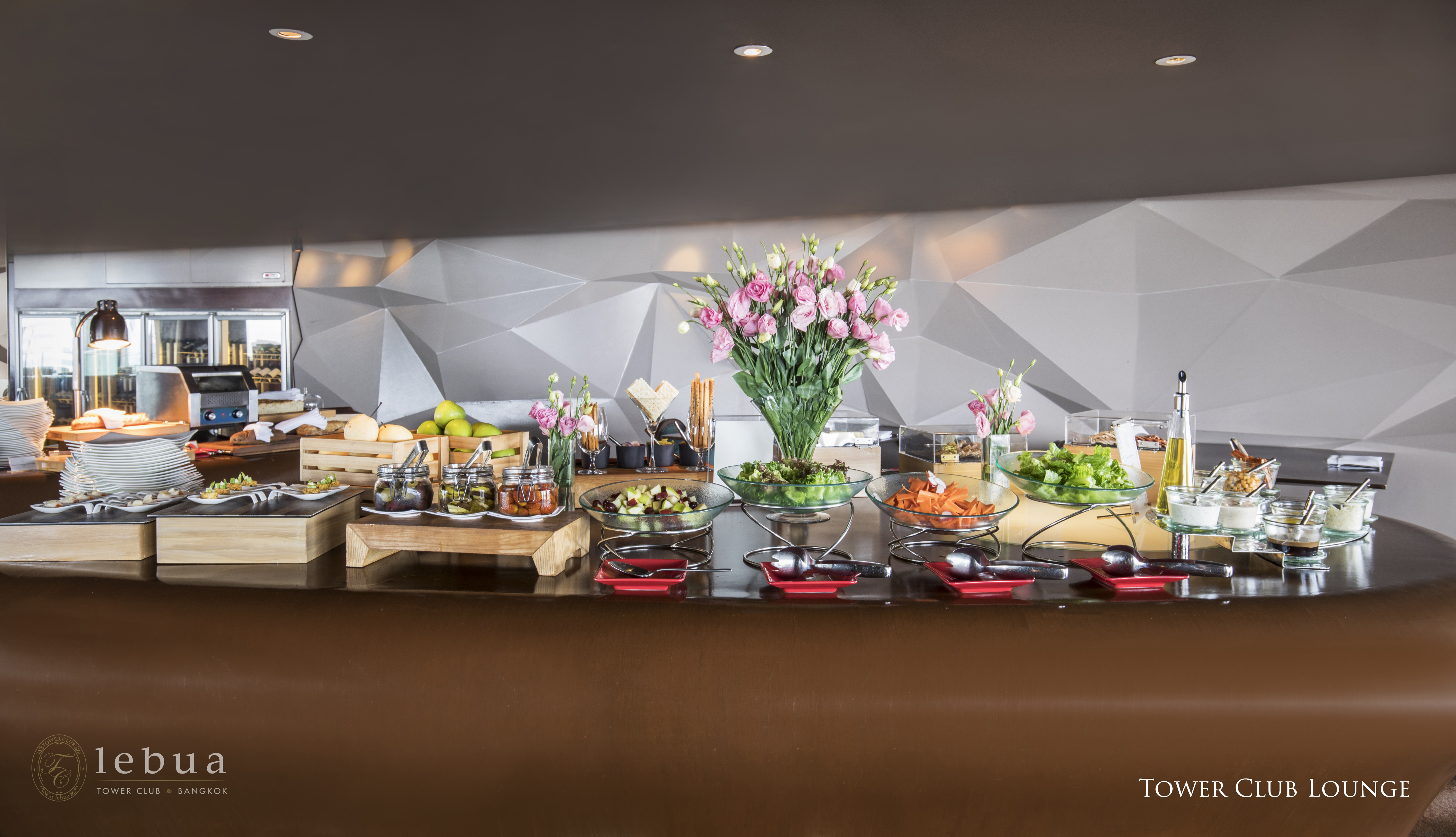 Suite Club City View