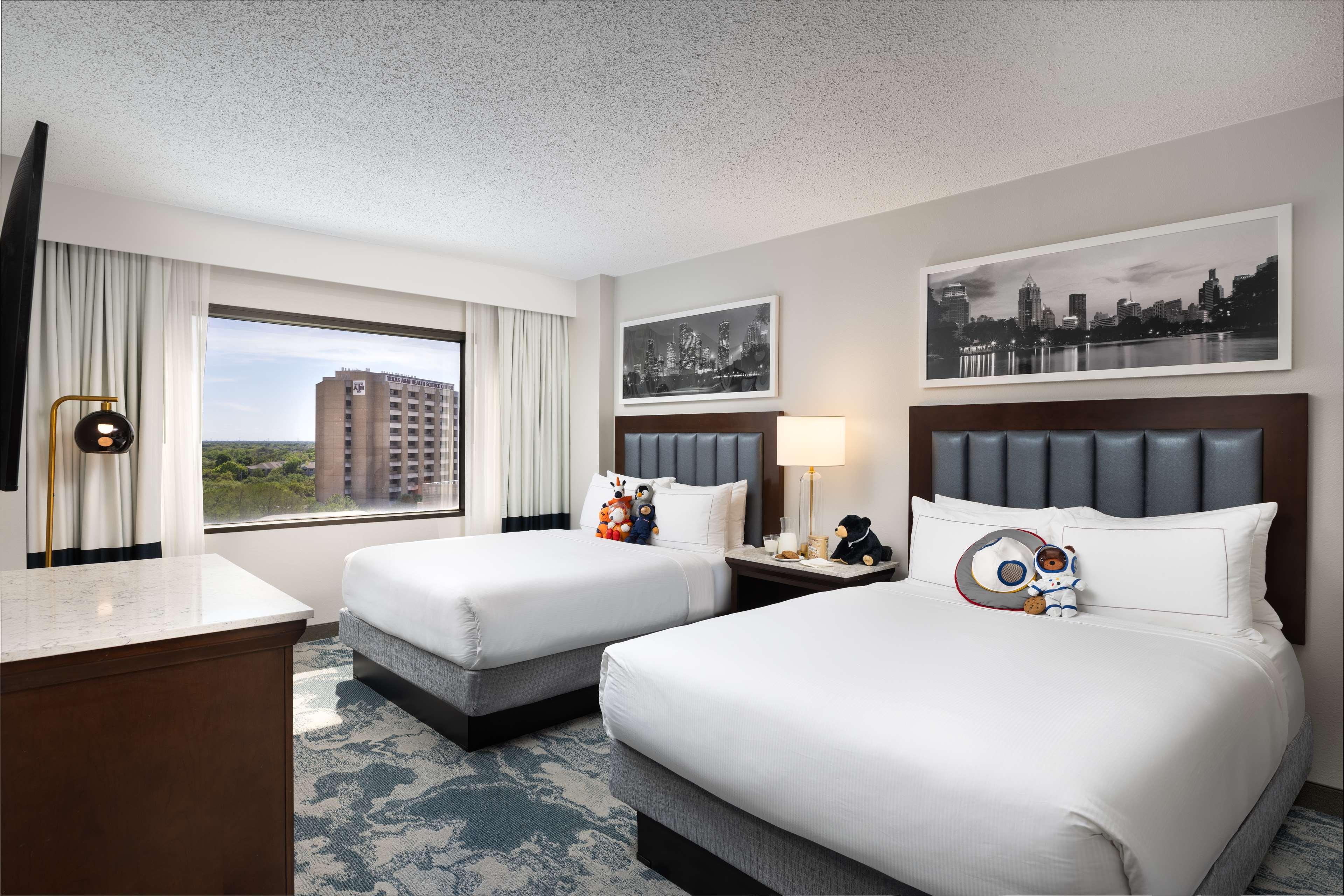 Suite Two Queen Beds