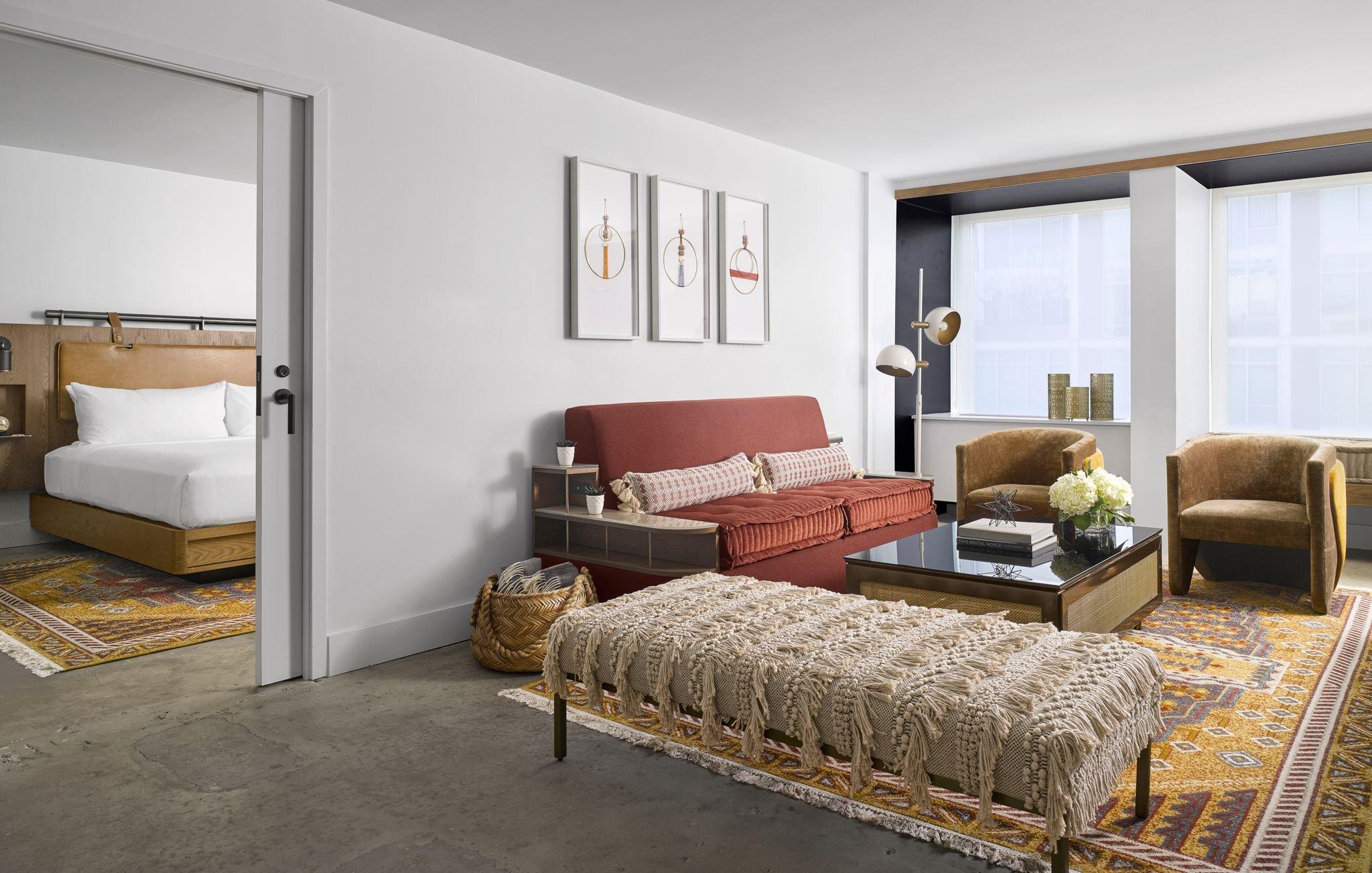 Suite City View King Bed