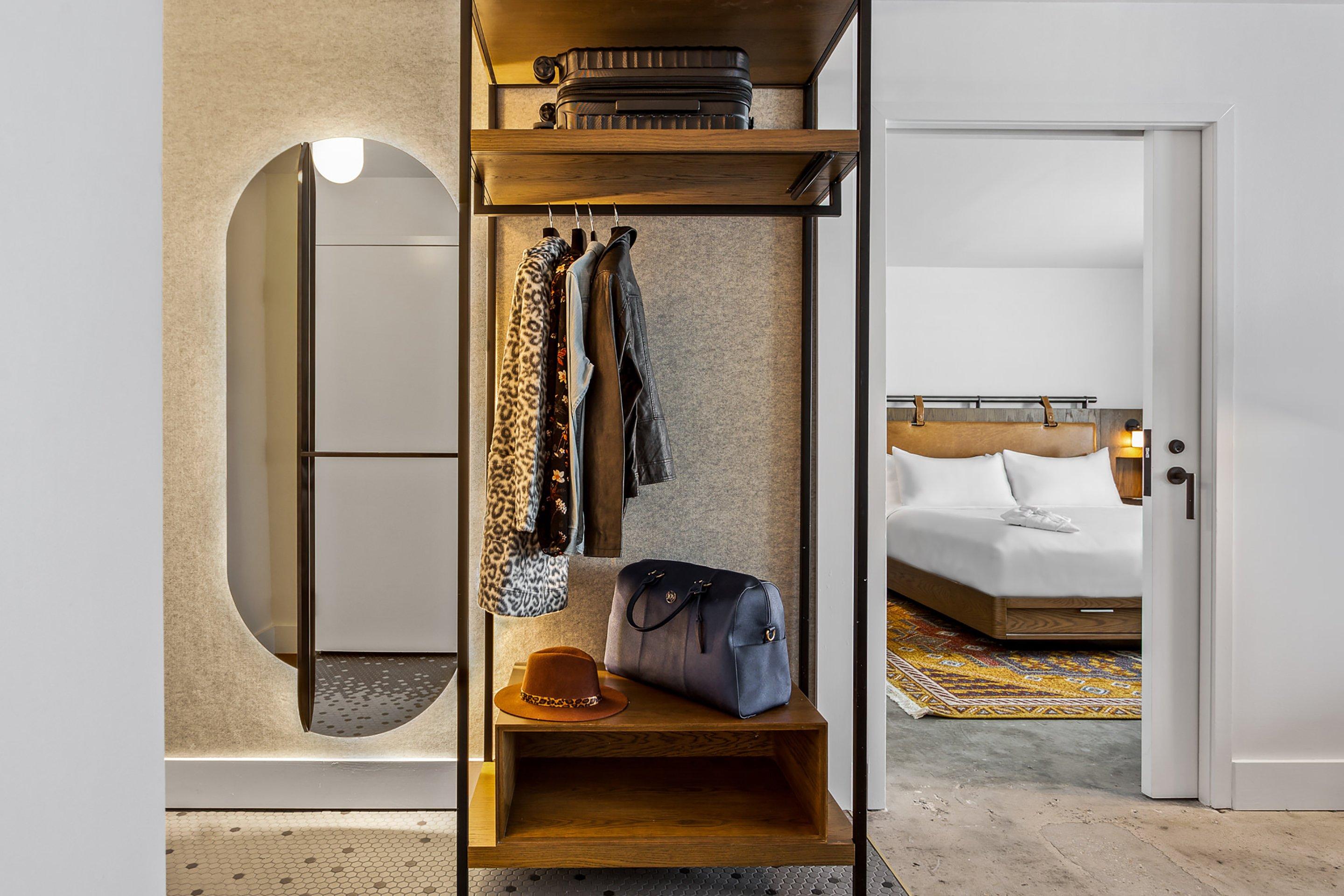 Suite City View King Bed