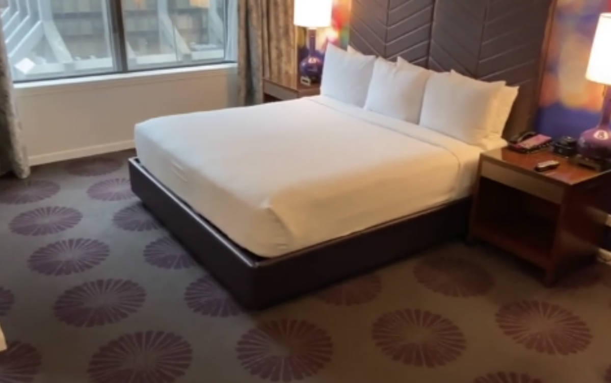 Suite City View King Bed