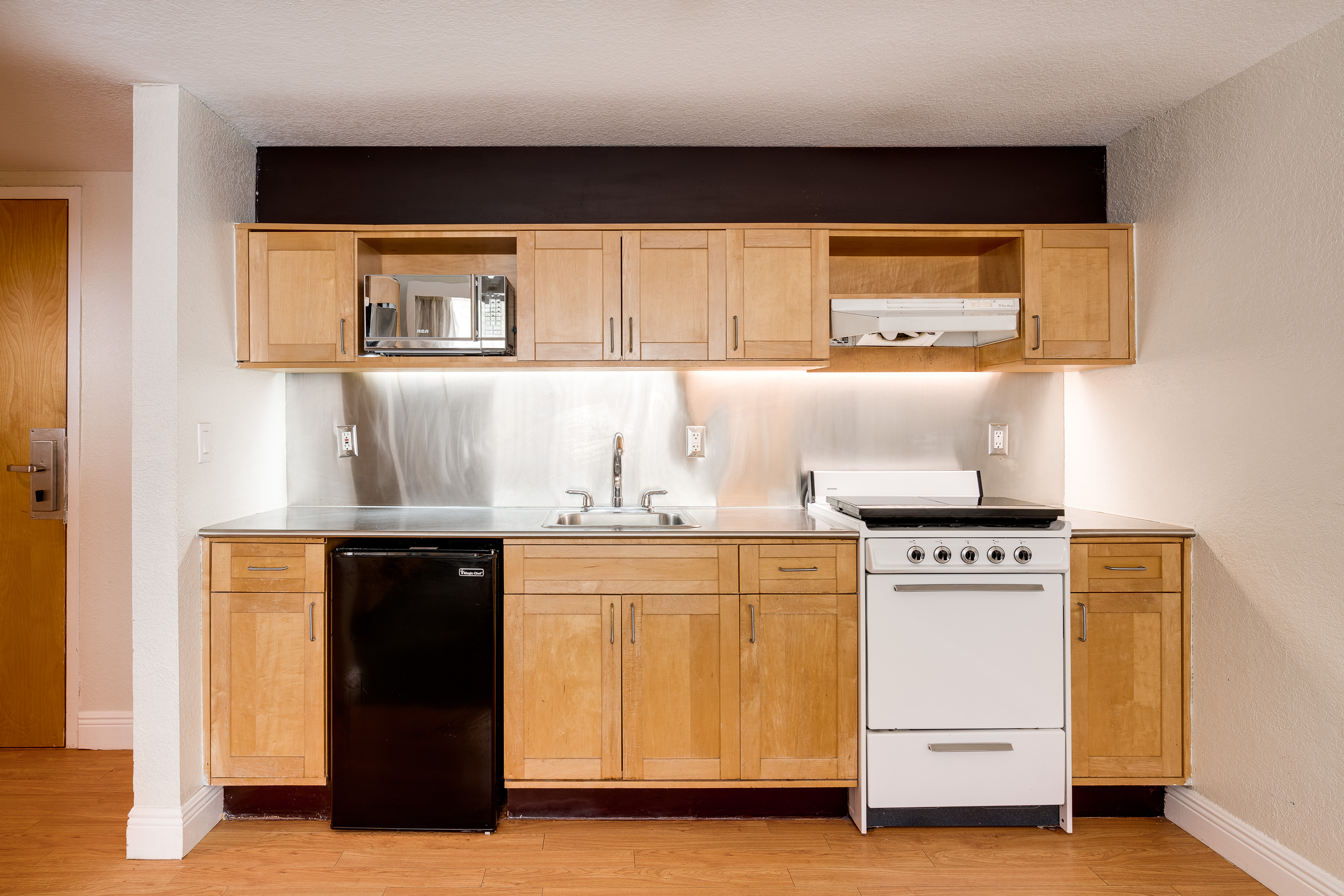 Studio Queen Size Bed